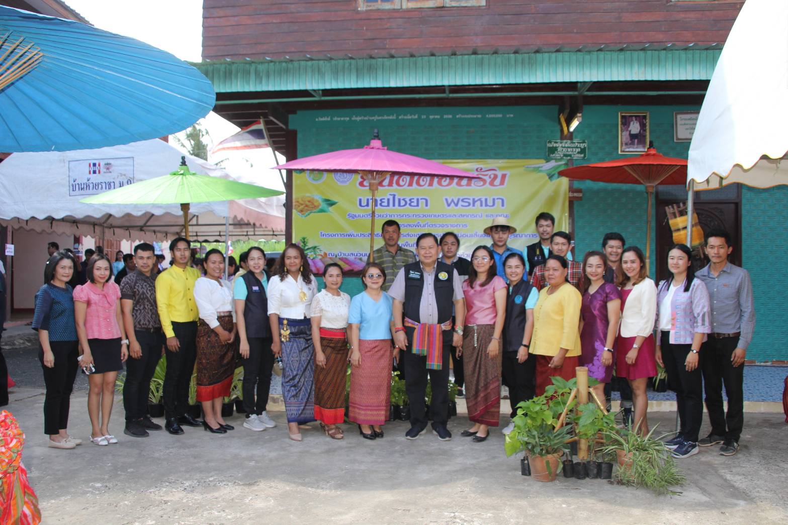 บุรีรัมย์-รมช.เกษตรและสหกรณ์ ลงตรวจราชการ เยี่ยมชมการดำเนินืงานของศูนย์หม่อนไหมเฉลิมพระเกียรติ ฯ