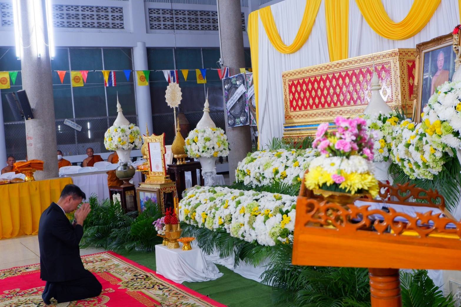 นครสวรรค์-วัดเกตุคีรี จัดพิธีบำเพ็ญกุศลและบรรจุศพพระครูนิยุตสมาธิวัตร อดีตเจ้าอาวาสวัดเกตุคีรี