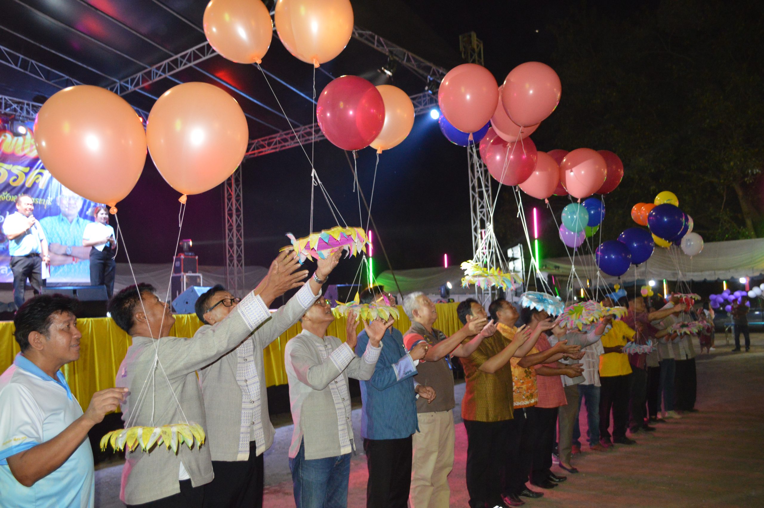 สระบุรี-อบต.หน้าพระลาน จัดงานลอยกระทงสวรรค์ ประเพณีหนึ่งเดียวแห่งแรกในจังหวัดสระบุรี