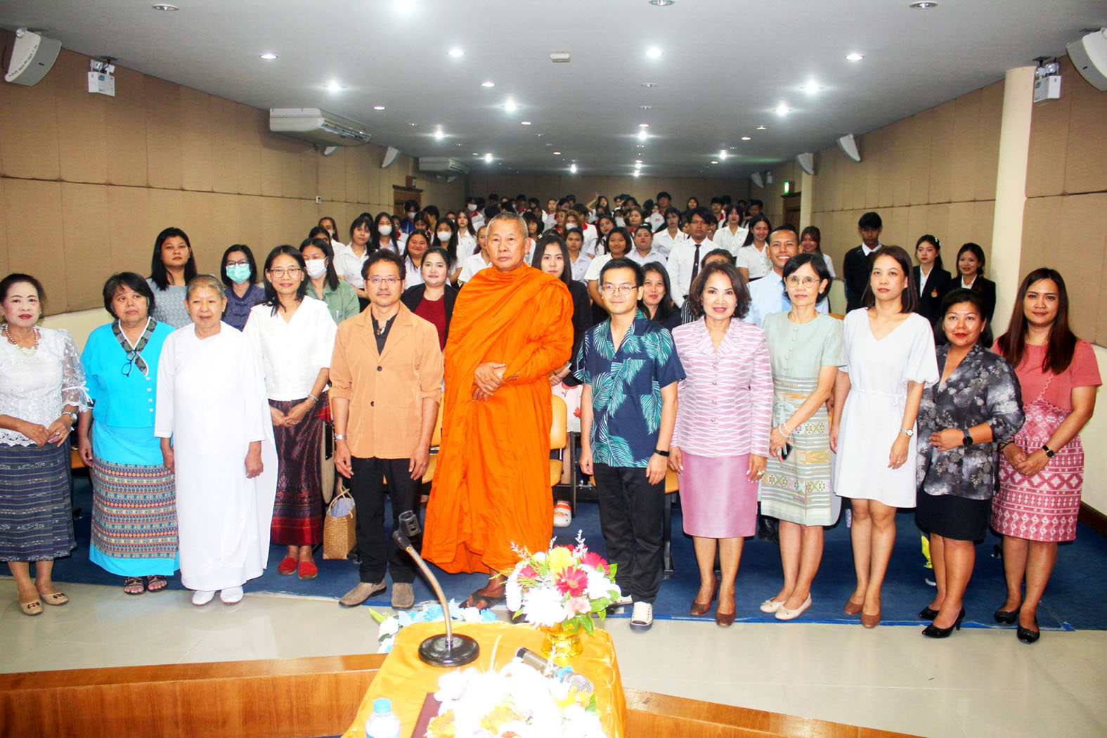 ประจวบคีรีขันธ์-พระเทพวชิรสุธี เปิดอบรมคุณธรรมจริยธรรมให้กับนักศึกษา มทร.รัตนโกสินทร์ วังไกลกังวล