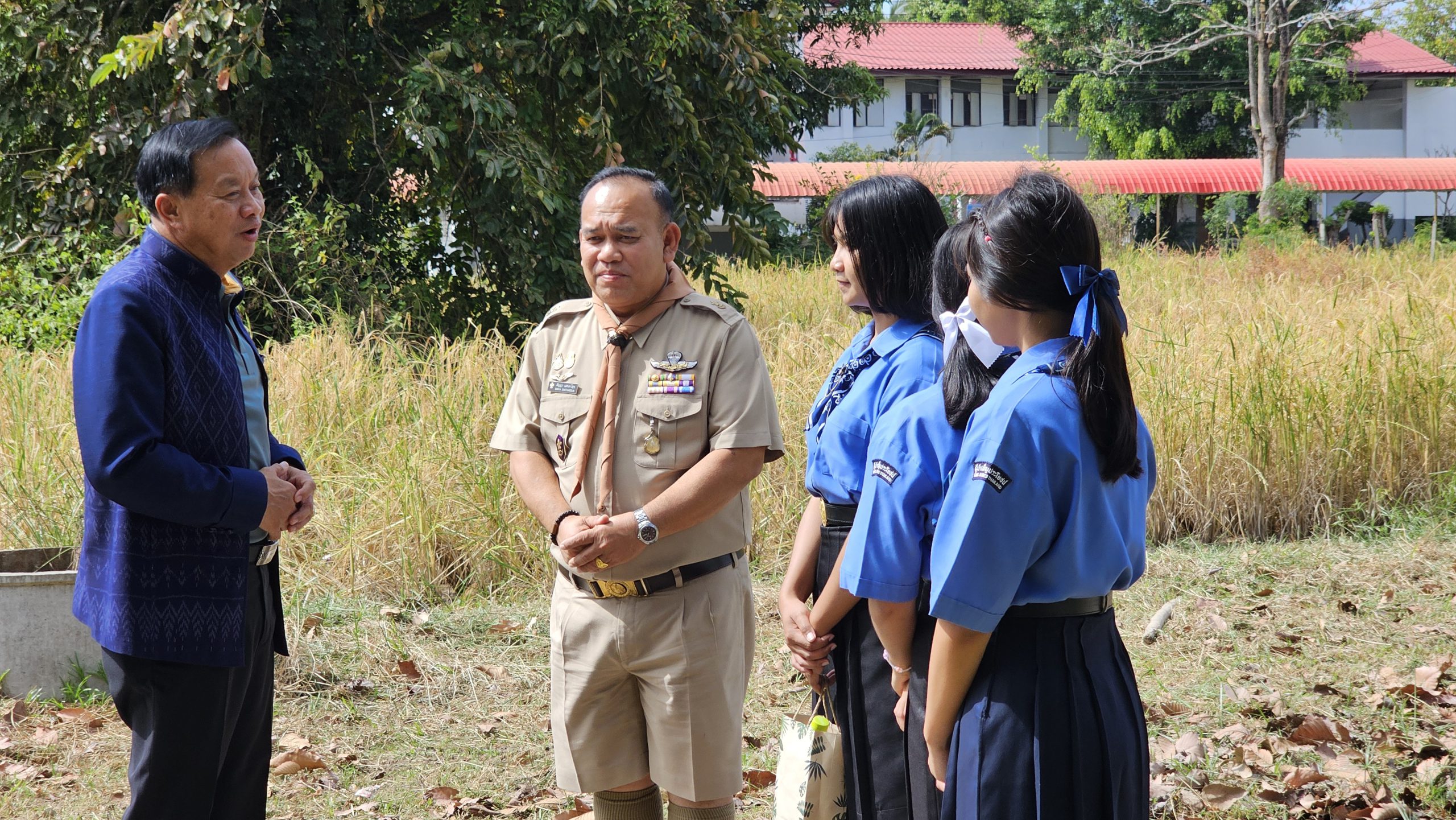 อุบลราชธานี-ผวจ. เยี่ยมแปลงโคก หนองนา อารยเกษตร รร.ราชประชานุเคราะห์ 32