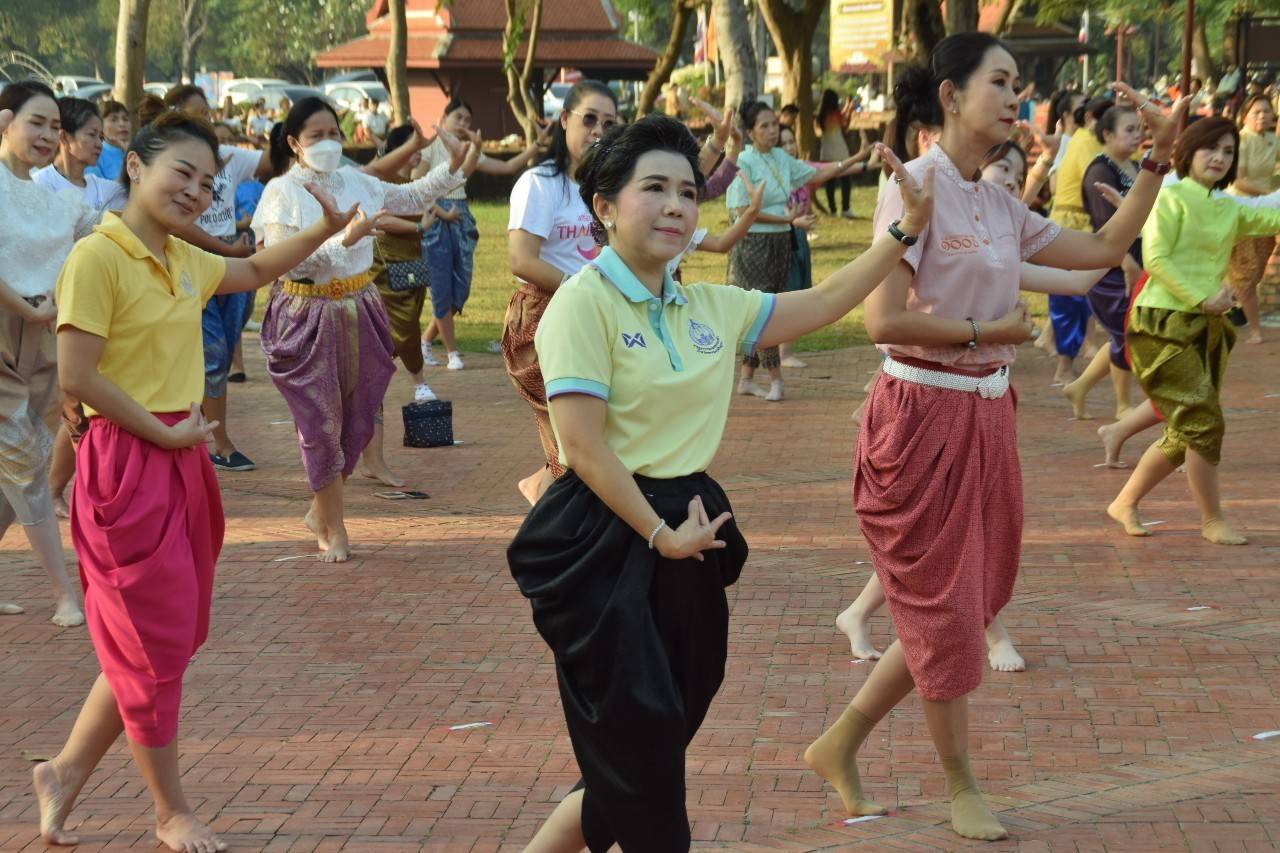 อยุธยา-รวมใจซ้อมใหญ่รำบวงสรวงถวายสมเด็จพระเจ้าอู่ทอง เพื่อเฉลิมฉลองอยุธยาเมืองมรดกโลก