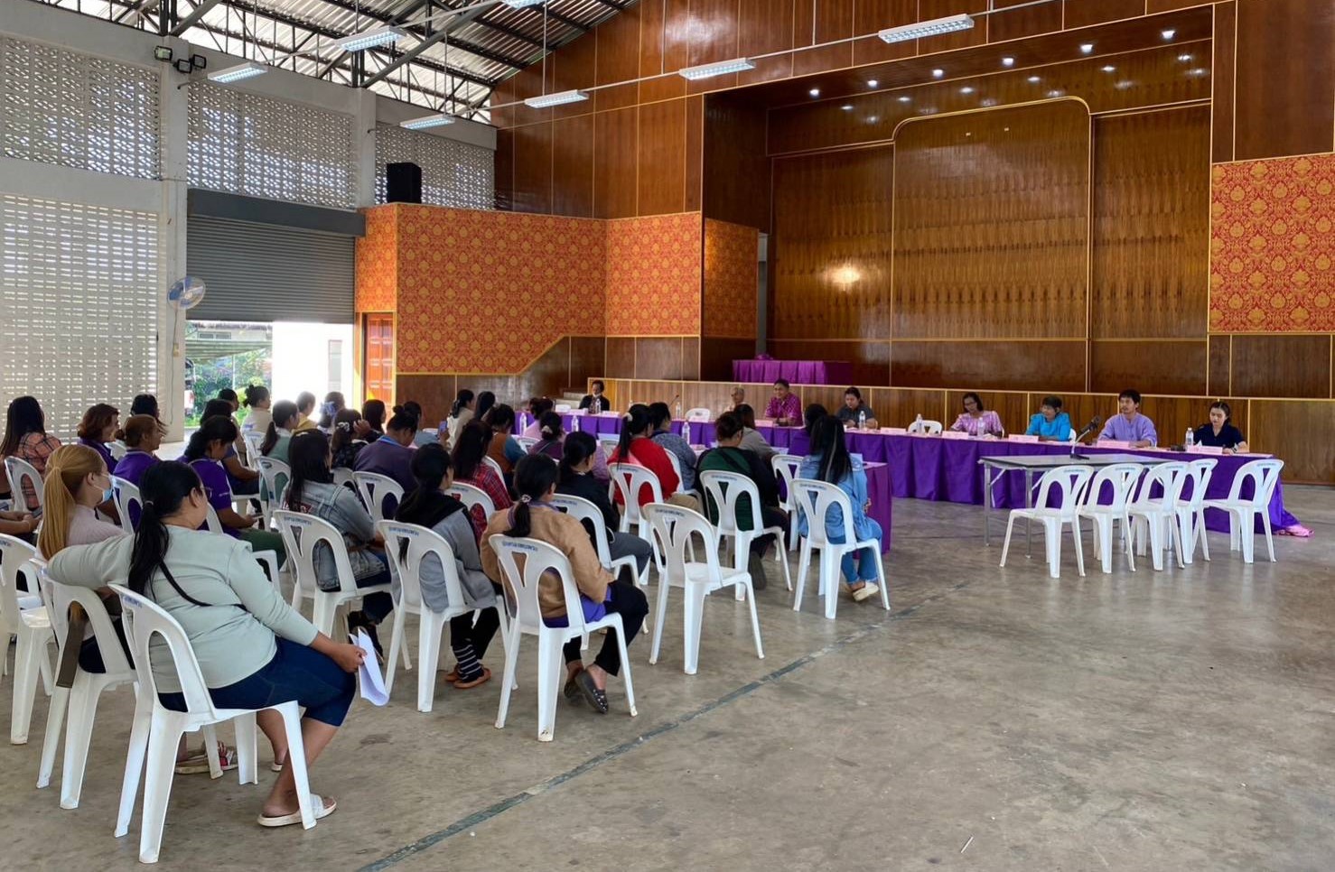 ตาก-พช.พบพระ ประชุมคณะอนุกรรมการกลั่นกรองและติดตามการดำเนินงานกองทุนพัฒนาบทบาทสตรี