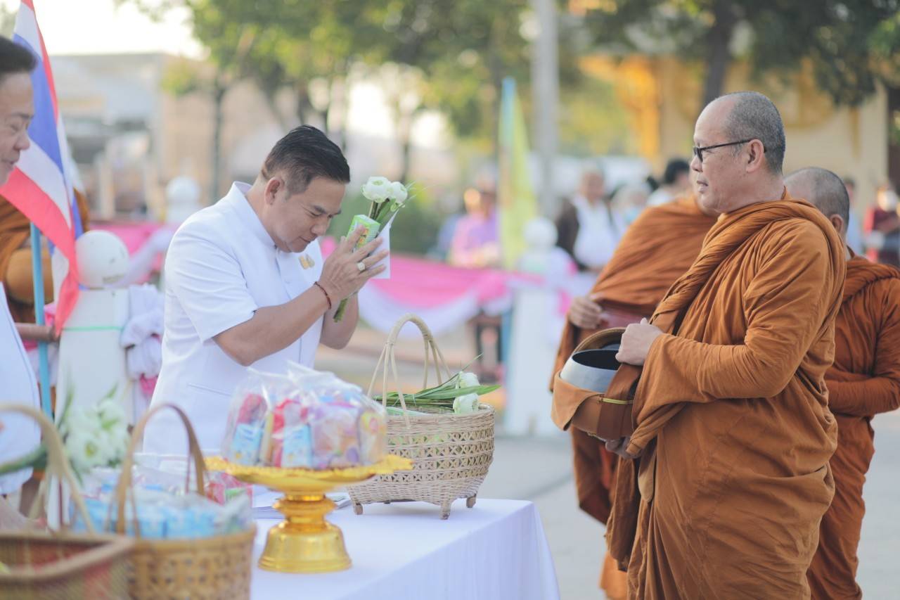 กาฬสินธุ์-ร่วมทำบุญเจริญอายุวัฒนมงคลพระเทพสารเมธี