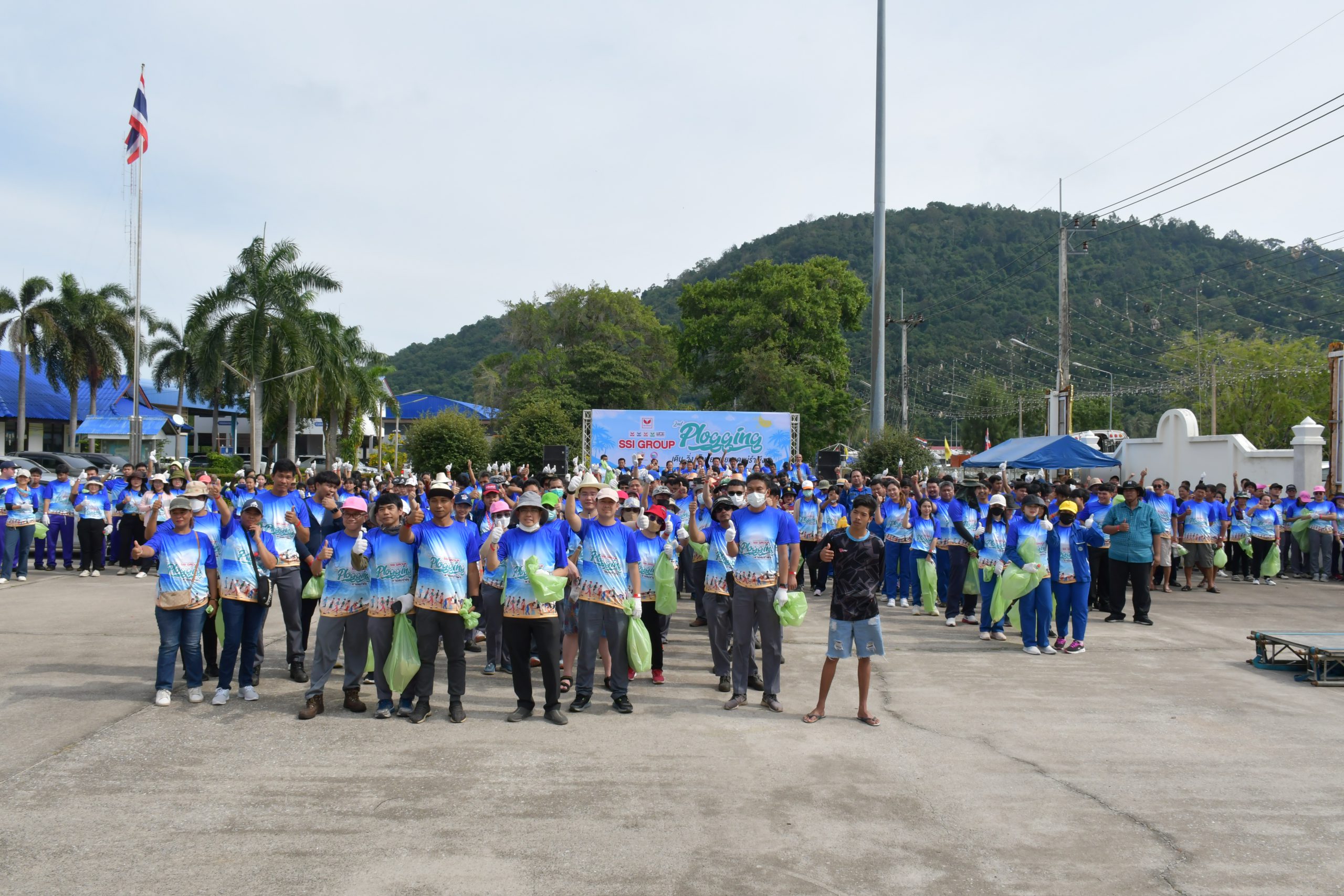 ประจวบคีรีขันธ์-กลุ่มเหล็กสหวิริยา ประชาชนบางสะพาน จัดเดิน-วิ่งเก็บขยะชายหาดวันสิ่งแวดล้อม