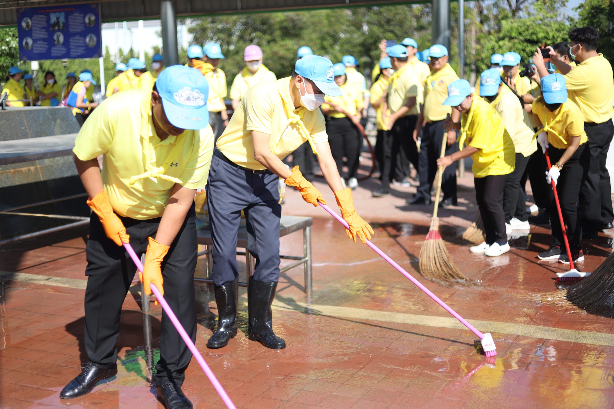 ปทุมธานี-จัดกิจกรรมจิตอาสาพัฒนาศูนย์เรียนรู้และสวนสาธารณะเทศบาลเมืองท่าโขลง