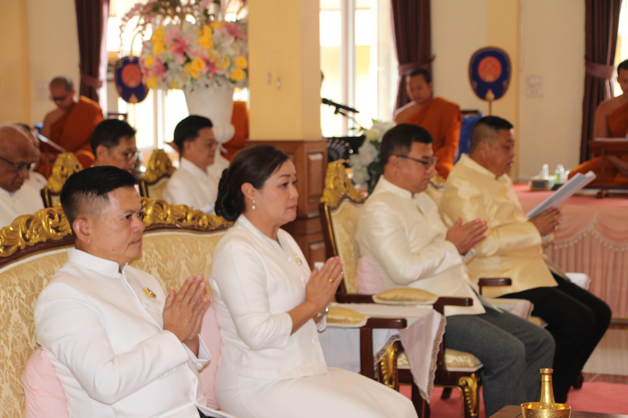 บุรีรัมย์-จัดพิธีเจริญพระพุทธมนต์เฉลิมพระเกียรติพระบาทสมเด็จพระเจ้าอยู่หัวฯ