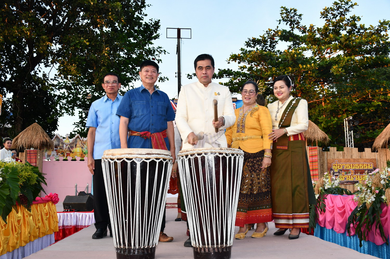 ศรีสะเกษ-ยิ่งใหญ่ตระการตางานพริกหอมแดงกระเทียมและของดี อ.กันทรารมย์ ฉลอง 126 ปี