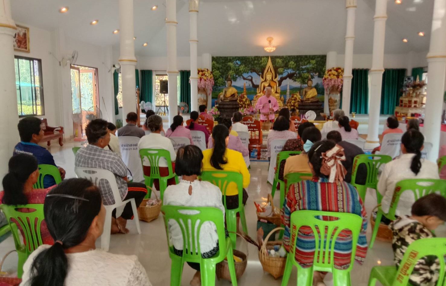 ศรีสะเกษ-อ.เมืองจันทร์ ขับเคลื่อนโครงการหมู่บ้านศีล 5 ตามรอยพ่ออย่างพอเพียง