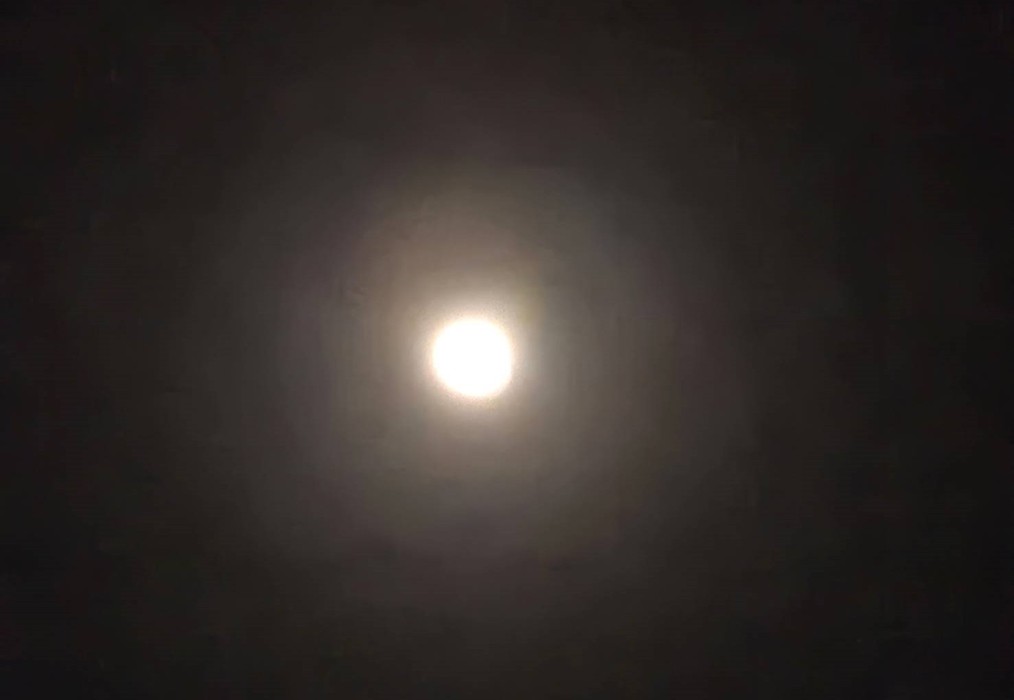 ปราจีนบุรี-“ดวงจันทร์เต็มดวงไกลโลกที่สุดในรอบปี” อวดโฉมคนไทยในคืนมาฆบูชา