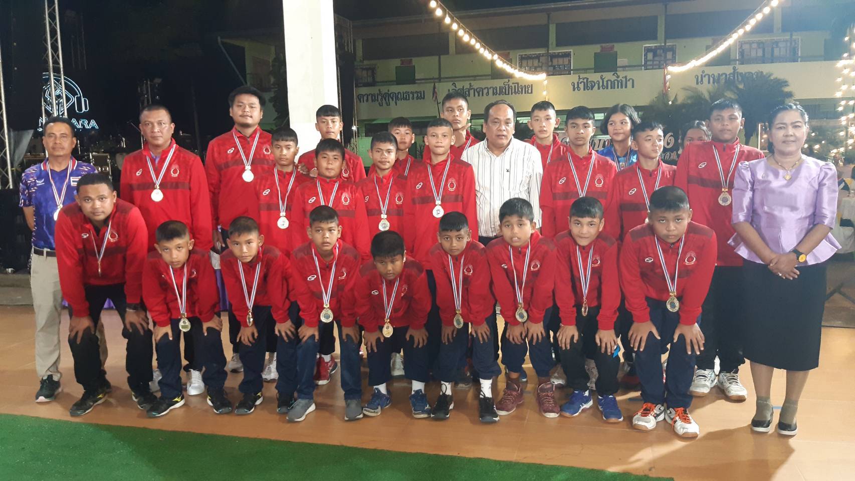 ชุมพร-แสดงความยินดี นักกีฬา งาช้างชุมพร คว้าแชมป์ชนะเลิศวอลเลย์บอลแห่งประเทศไทย