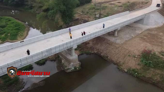 ปราจีนบุรี-ชาวบ้านทำบุญเปิดสะพานใหม่รับหน้าฝน