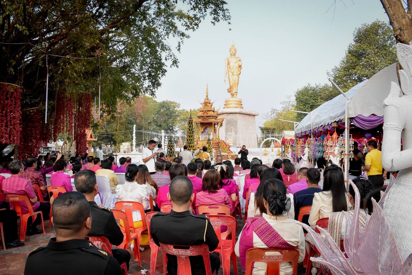 ร้อยเอ็ด-จัดพิธีบวงสรวงพระพุทโธดม และสักการะสิ่งศักดิ์สิทธิ์ ณ เกาะกลางบึงพลาญชัย