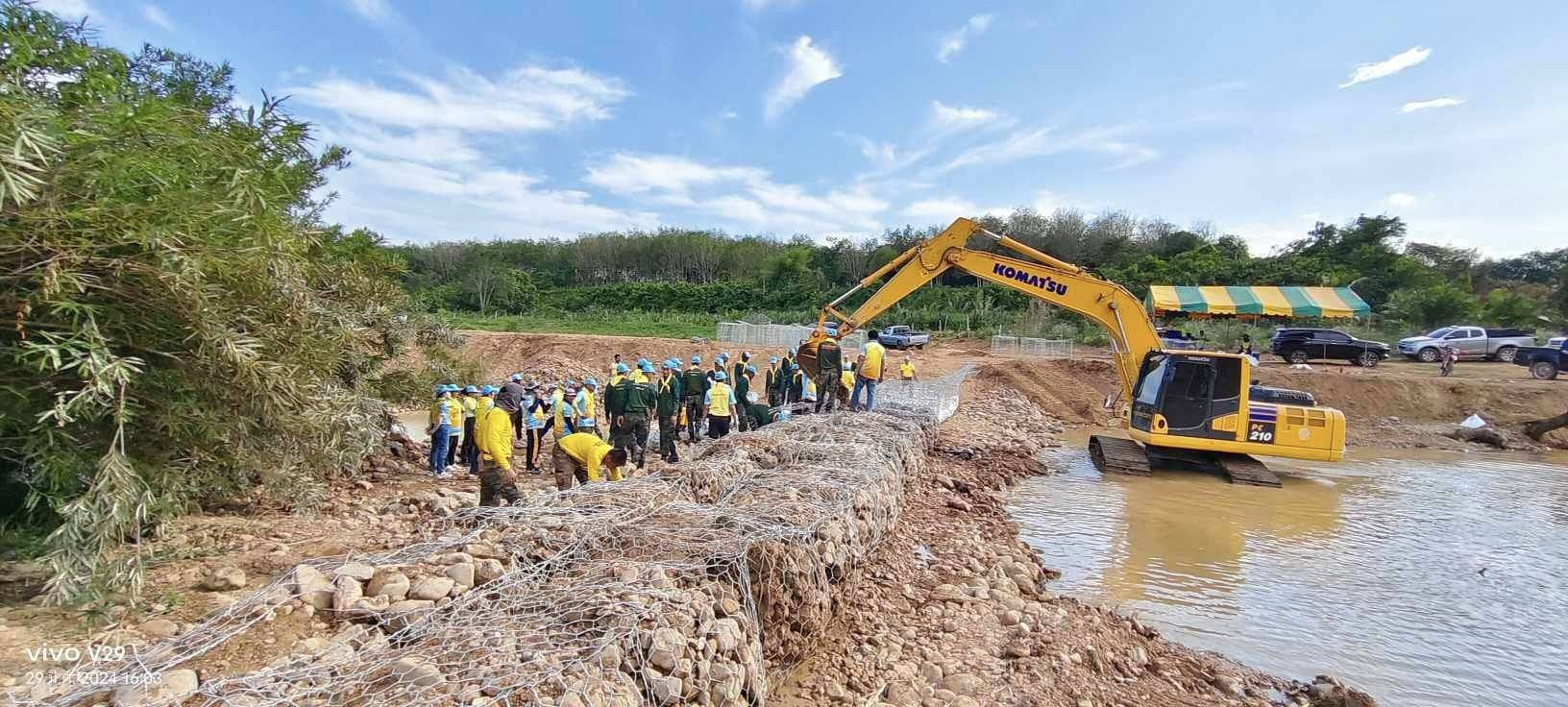 ประจวบคีรีขันธ์-ปราณบุรีแล้งหนัก น้ำเขื่อนลดเหลือ 29% ระดมจิตอาสาสร้างฝายชะลอน้ำช่วยเหลือชาวบ้านอาศัยพื้นที่เหนือเขื่อน