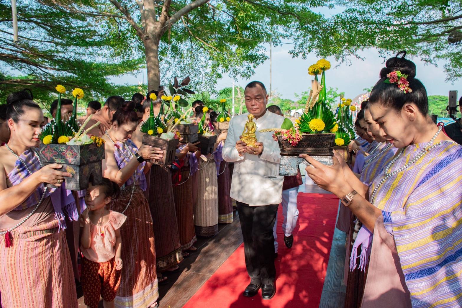 ร้อยเอ็ด-ผบ.มทบ.27 อัญเชิญพระอุปคุตงานมหาทานบารมีประเพณีบุญผะเหวดเกษมทรัพย์สามัคคี ประจำปี 2567