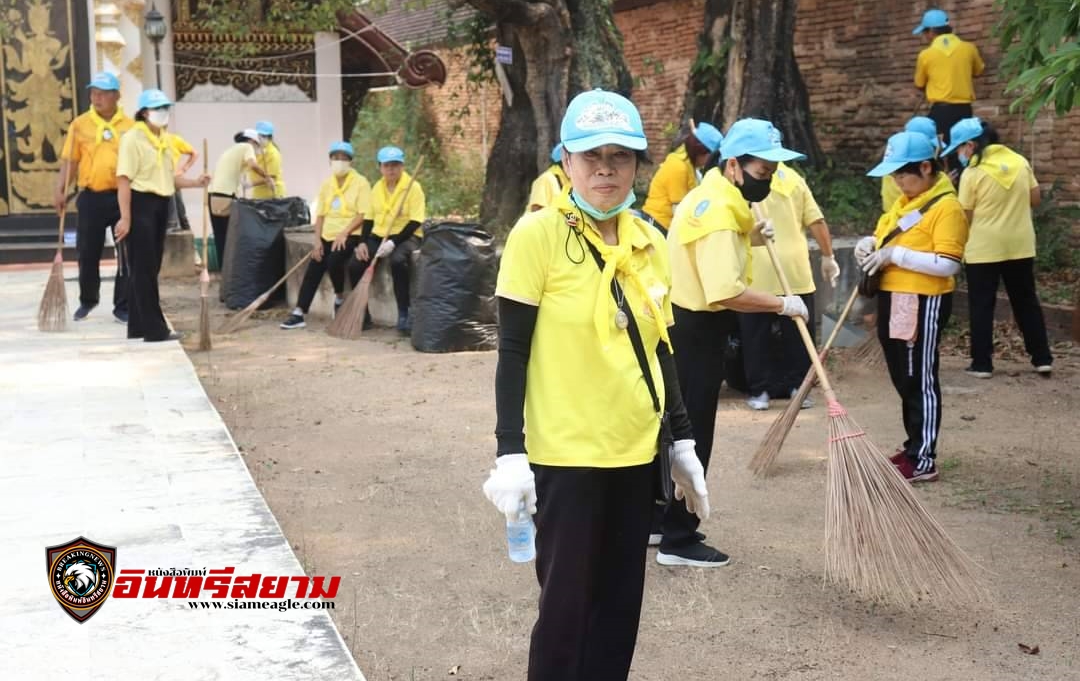 ลำปาง-“จิตอาสารวมใจ ทำความสะอาดวัดพระธาตุลำปางหลวง”