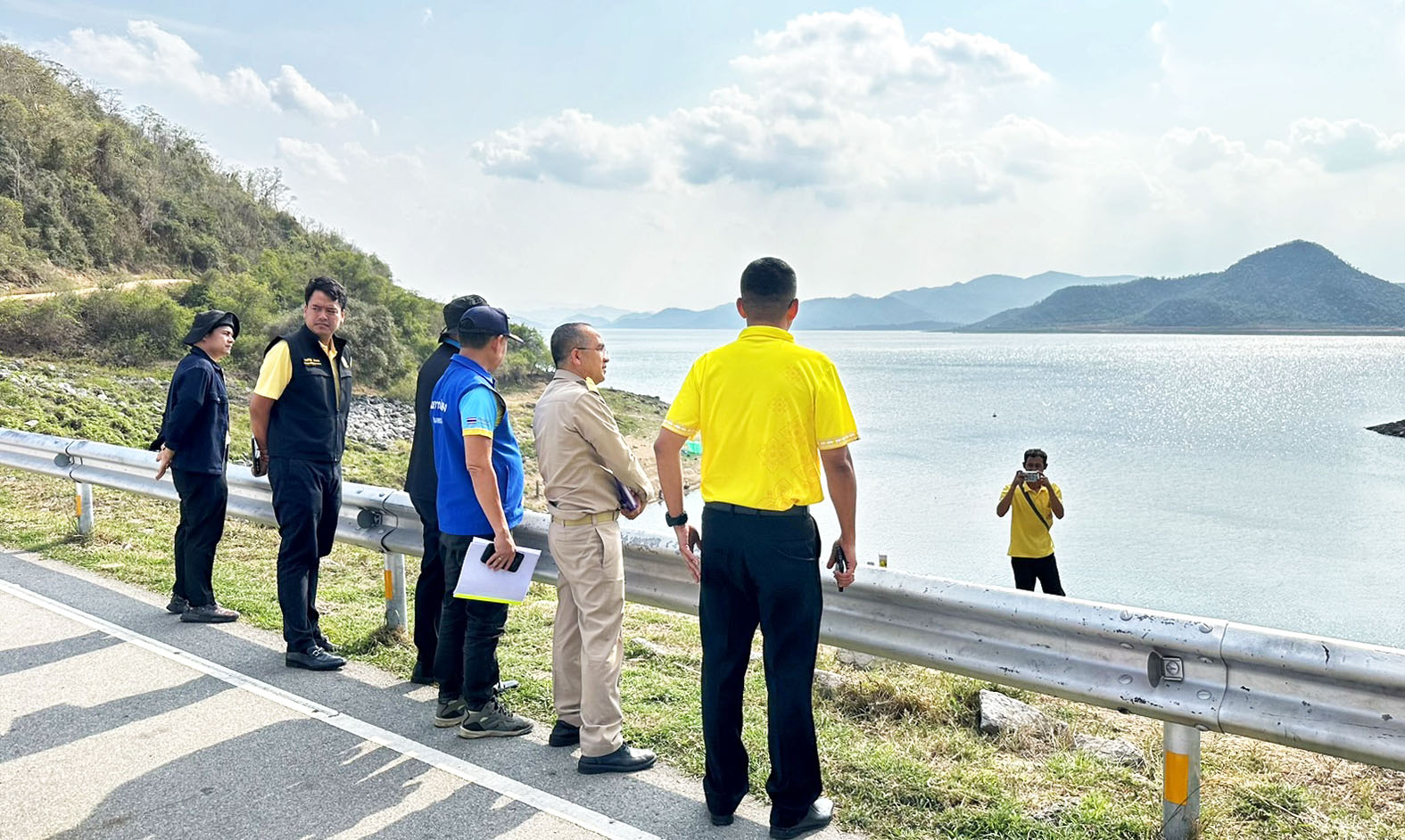 ประจวบคีรีขันธ์-ผู้ว่าฯ ดูน้ำในเขื่อนปราณบุรี พร้อมสั่งการทุกฝ่ายเตรียมรับมือภัยแล้งในพื้นที่