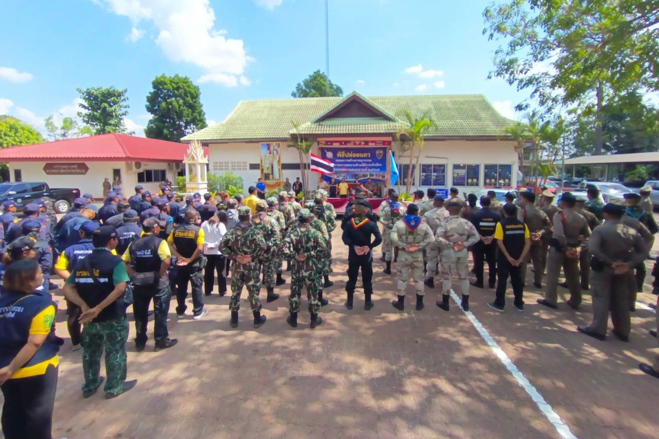 ศรีสะเกษ-ผกก.ตม.ปล่อยแถวระดมกวาดล้างอาชญากรรม ในช่วงเทศกาลสงกรานต์ 2567