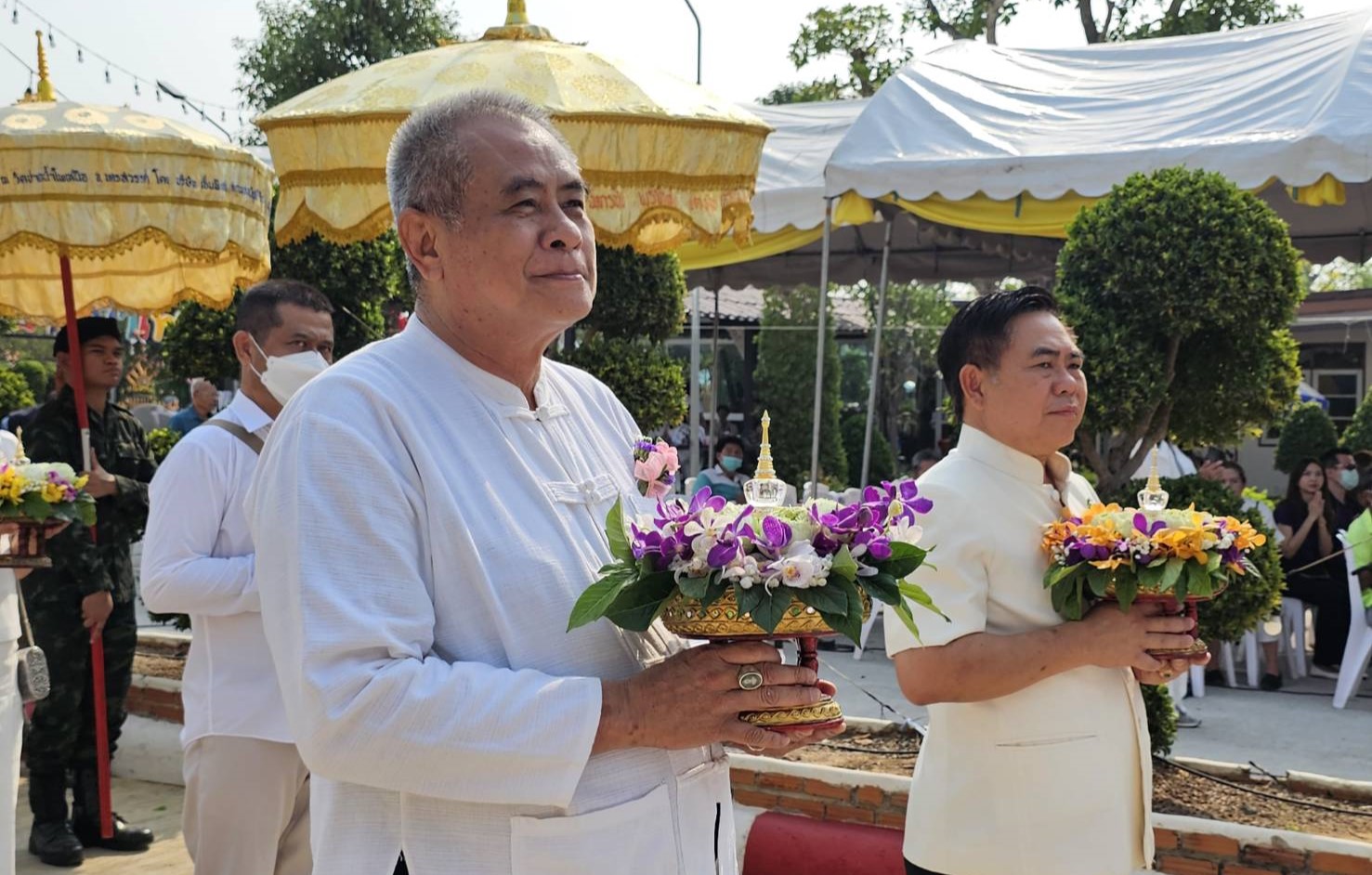 นครสวรรค์-นายก อบจ.ร่วมพิธีอัญเชิญพระบรมสารีริกธาตุและพระอรหันตธาตุ