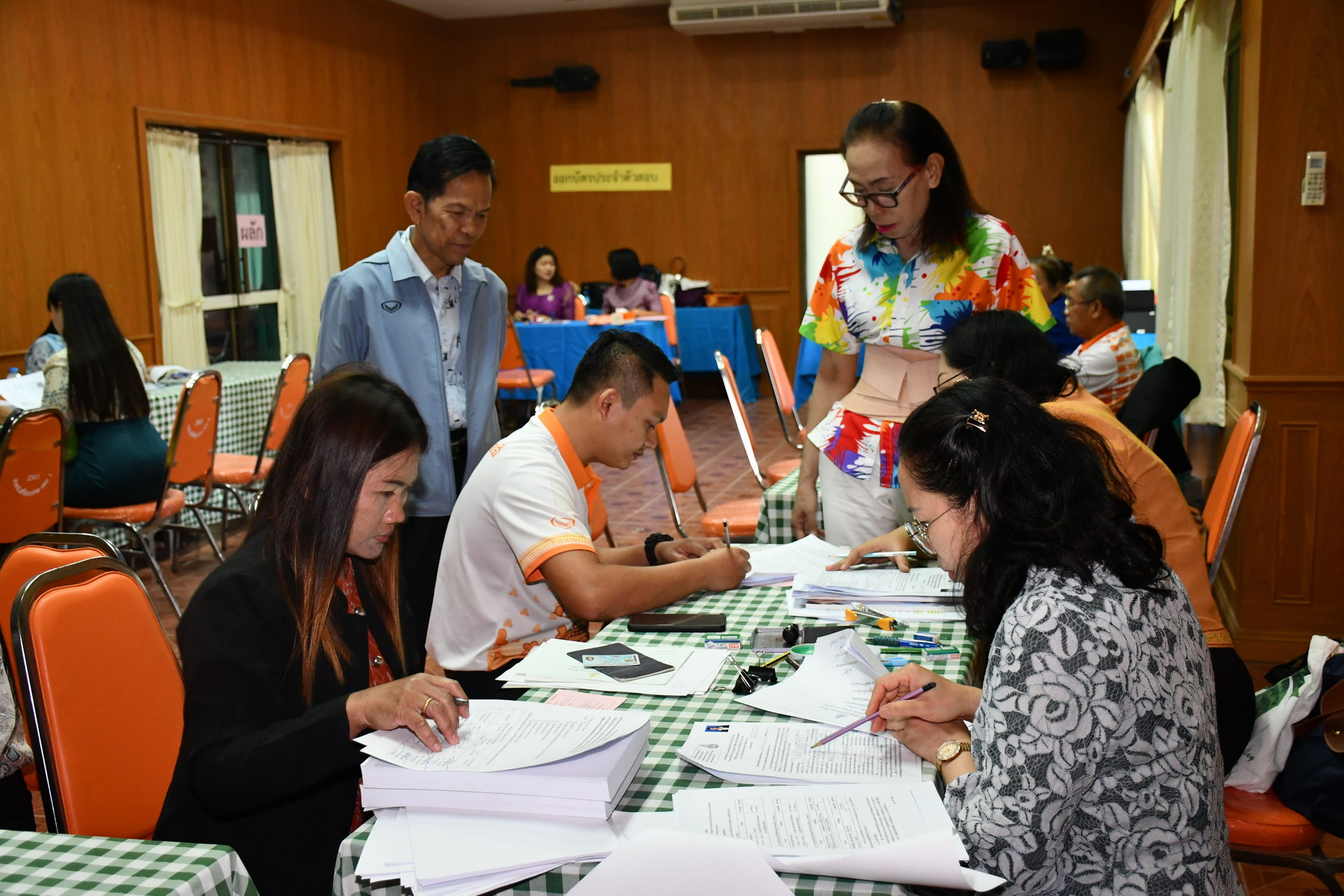 ศรีสะเกษ-สพป.เขต 1 รับสมัครคัดเลือกบุคคลเพื่อบรรจุและแต่งตั้งเข้ารับราชการ ตำแหน่ง ครูผู้ช่วย สังกัด สพฐ. วันแรก 41 คน