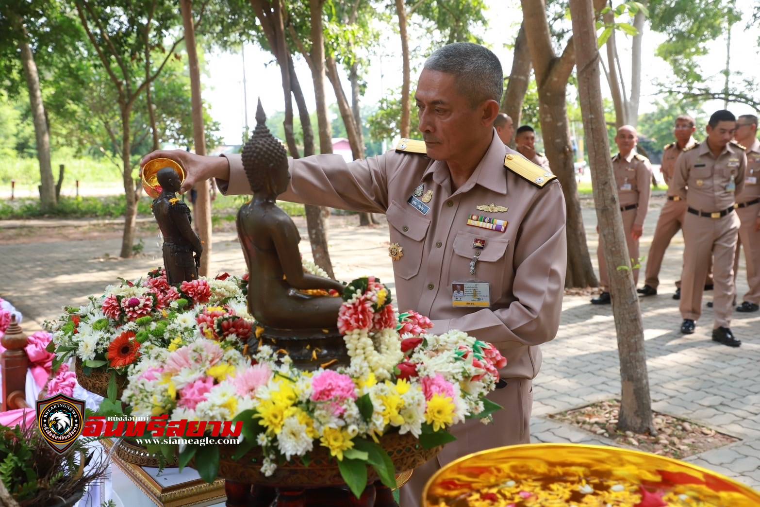 ชลบุรี-กรมสรรพาวุธทหารเรือ สรงน้ำพระ รับพรปีใหม่ไทยเพื่อเป็นสิริมงคล