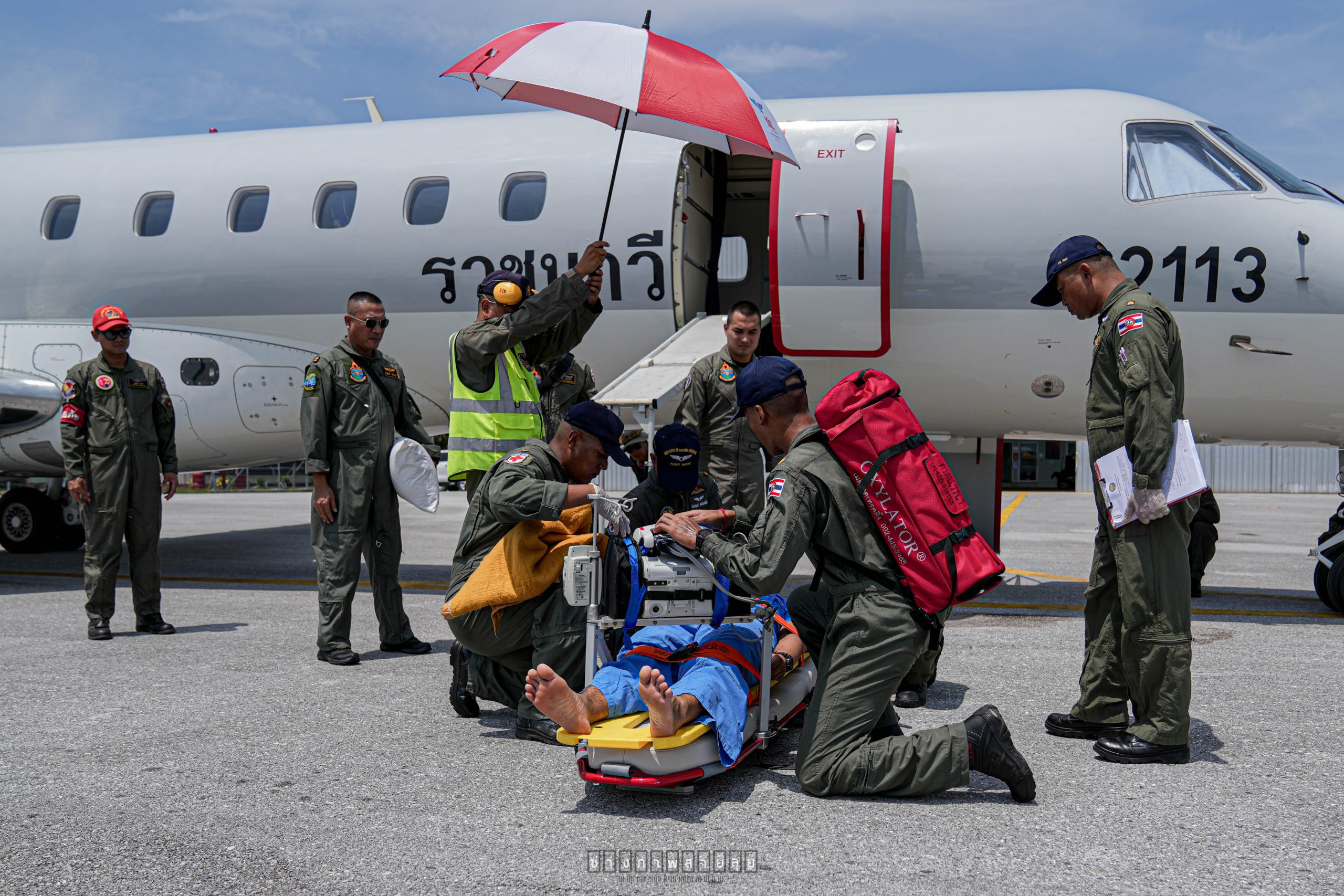 ชลบุรี-กรมแพทย์ทหารเรือดูแลผู้ป่วยระหว่างการลำเลียงทางอากาศ
