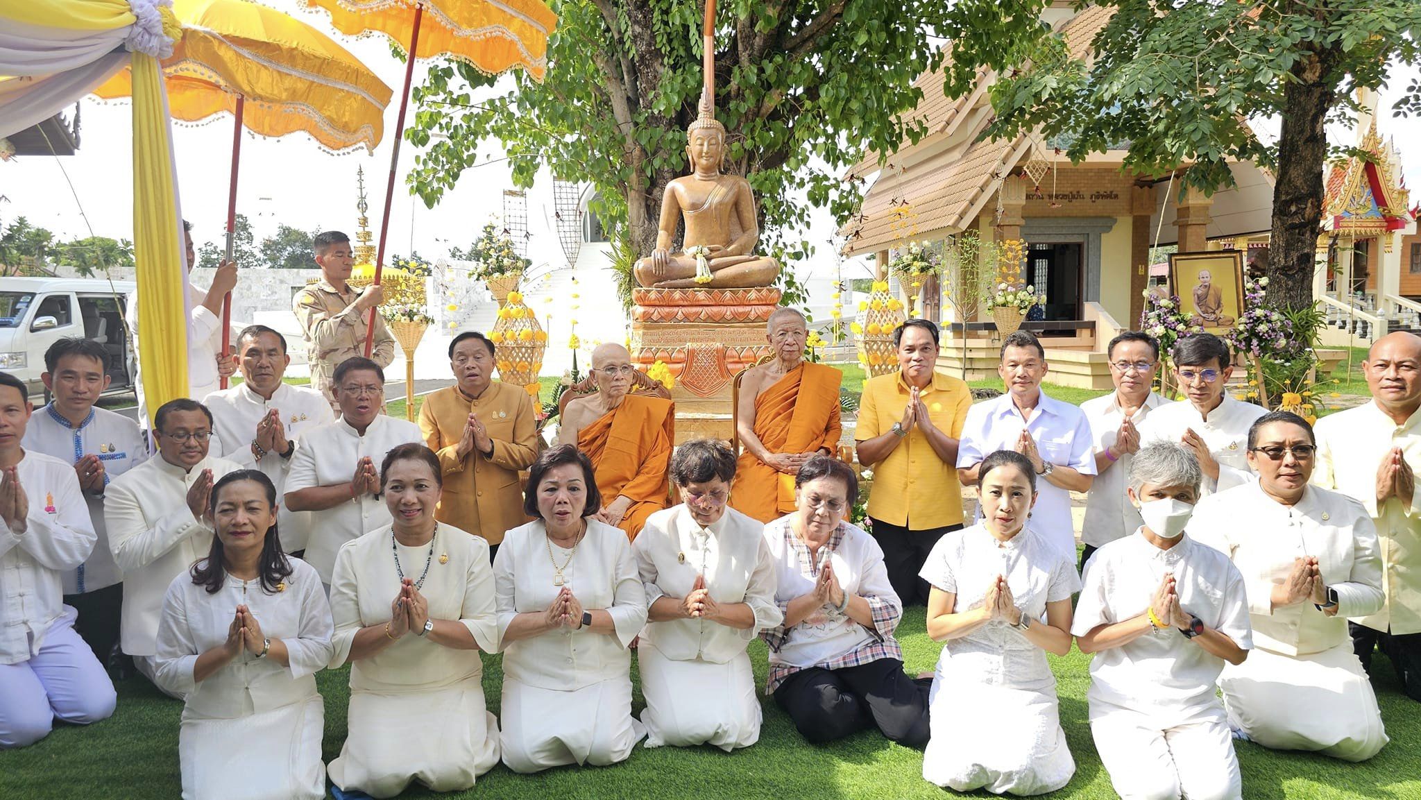 อุบลราชธานี-พ่อเมืองฯ ถวายพระพุทธรูปศิลาปางมารวิชัย เนื่องในโอกาส 150 ปี ชาตกาล หลวงปู่มั่น ภูริทัตโต