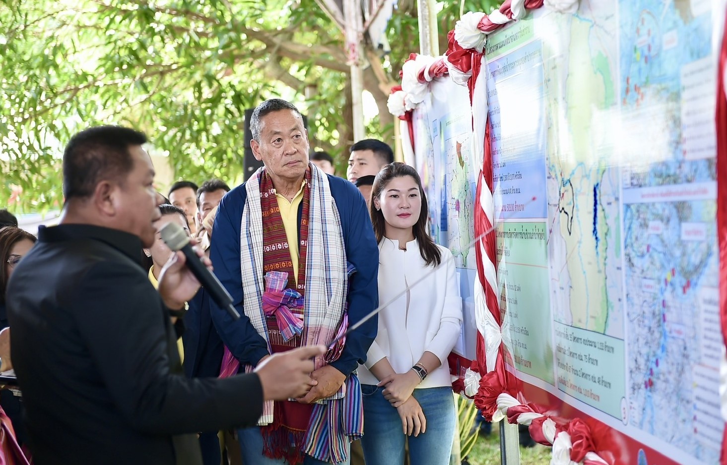 อุบลราชธานี-นายกรัฐมนตรีลงพื้นที่ติดตามโครงการก่อสร้างแยกต่างระดับฯและติดตามการป้องกันและแก้ไขปัญหาอุทกภัย