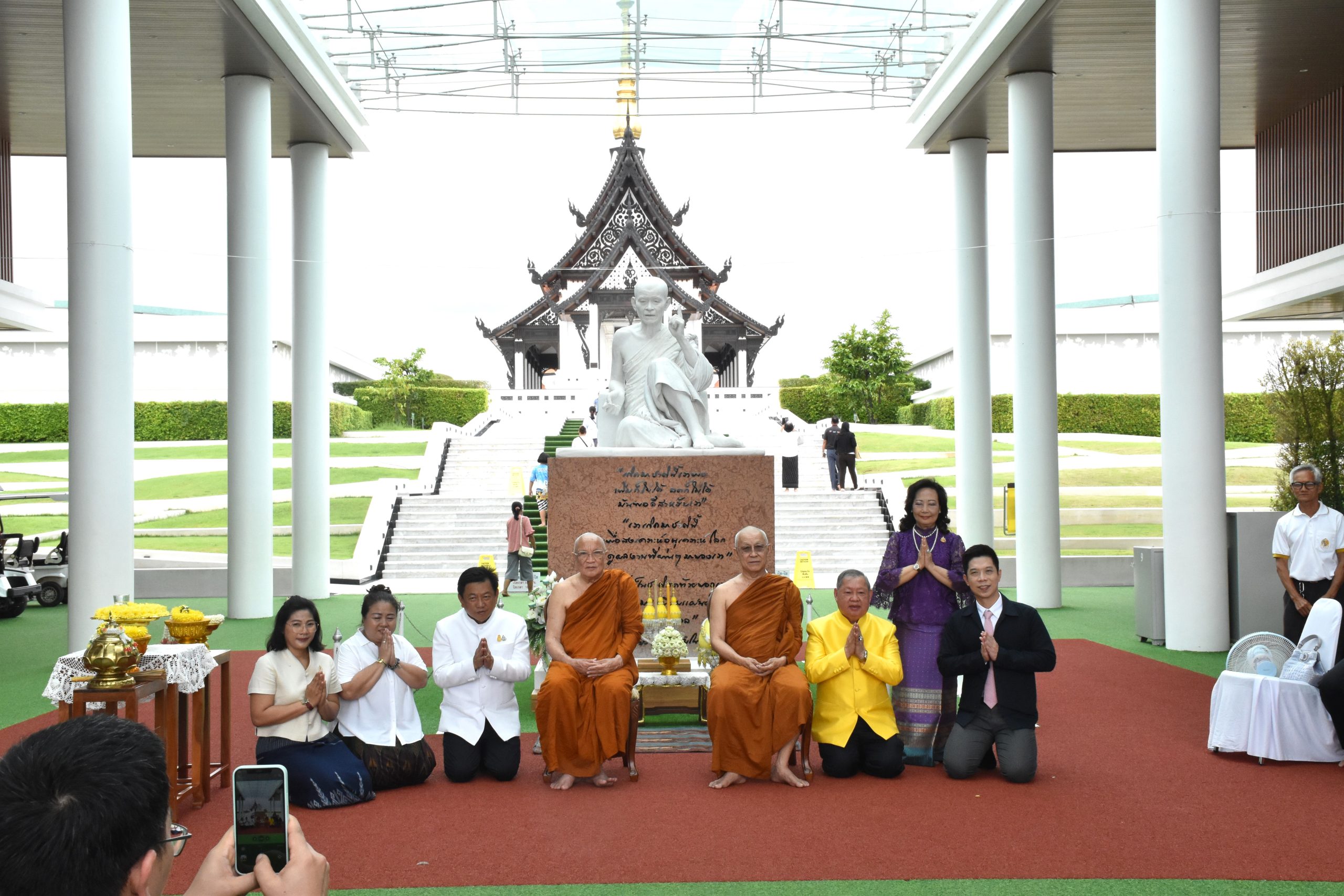 อุดรธานี-สร้างแท่นศิลาจารึก 3 ภาษา ประวัติหลวงตามหาบัว ณ พิพิธภัณฑ์ธรรมเจดีย์ฯ วัดป่าบ้านตาด