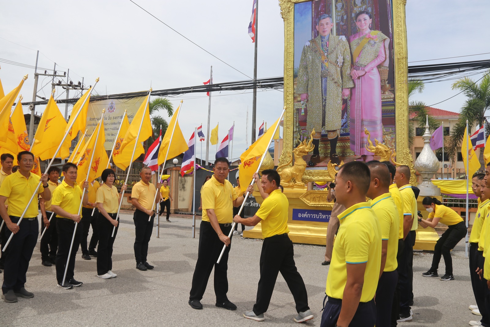 ชลบุรี-อำเภอสัตหีบ ร่วมกิจกรรม”เดิน วิ่ง ปั่น รับธงตราสัญลักษณ์”งานเฉลิมพระเกียรติฯ
