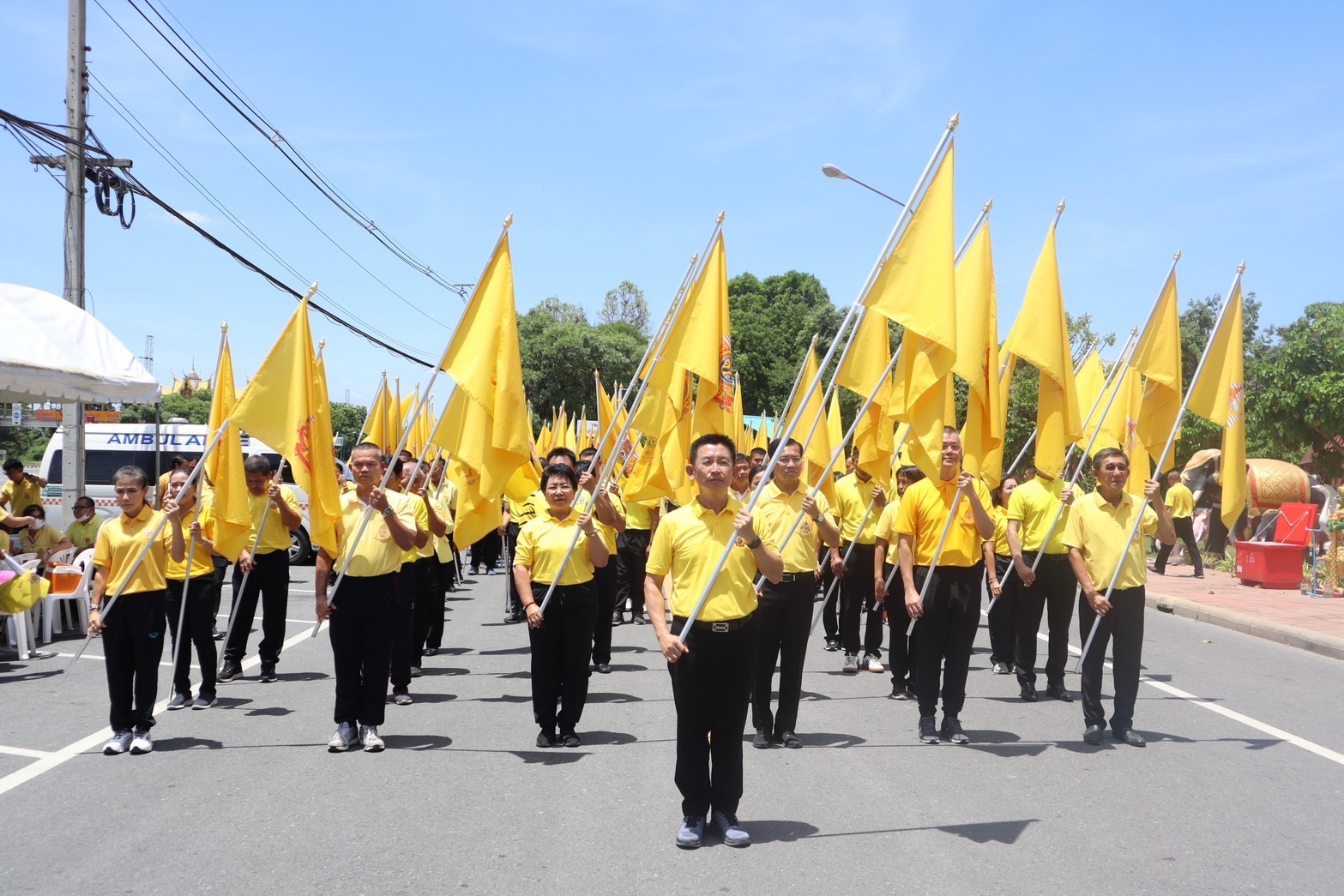 สิงห์บุรี-เปิดกิจกรรม เดิน วิ่ง ปั่น ธงตราสัญลักษณ์