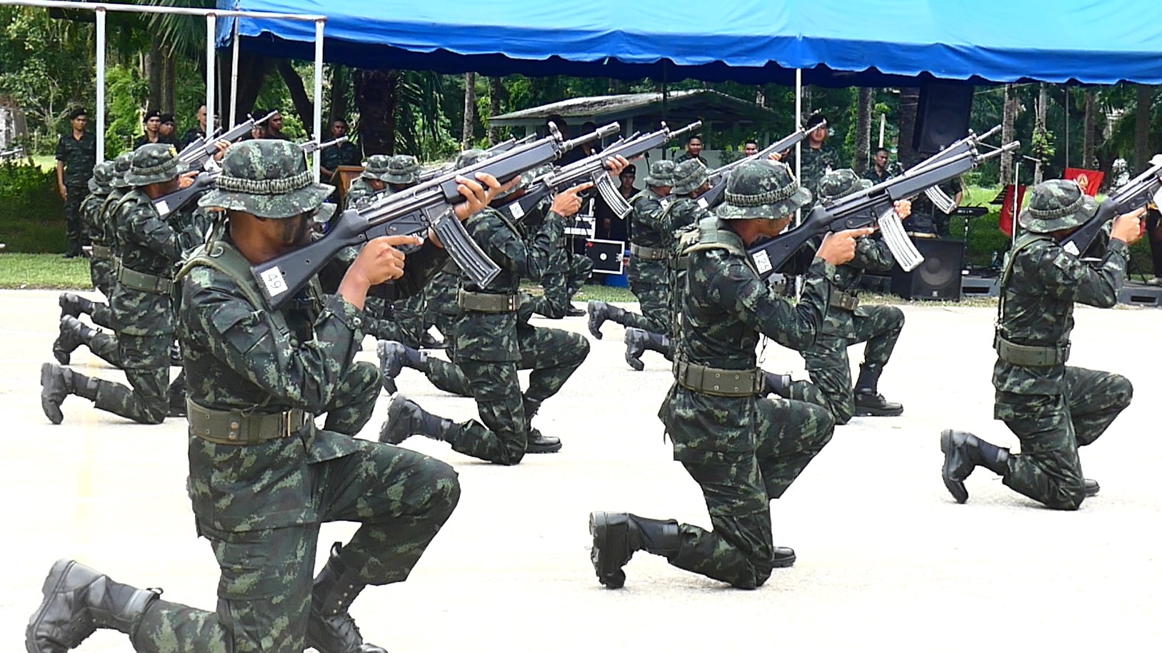 ชุมพร-มทบ.44 เปิดบ้านทหารใหม่ ปี 67 ญาติรอรับลูกหลานอย่างอบอุ่น