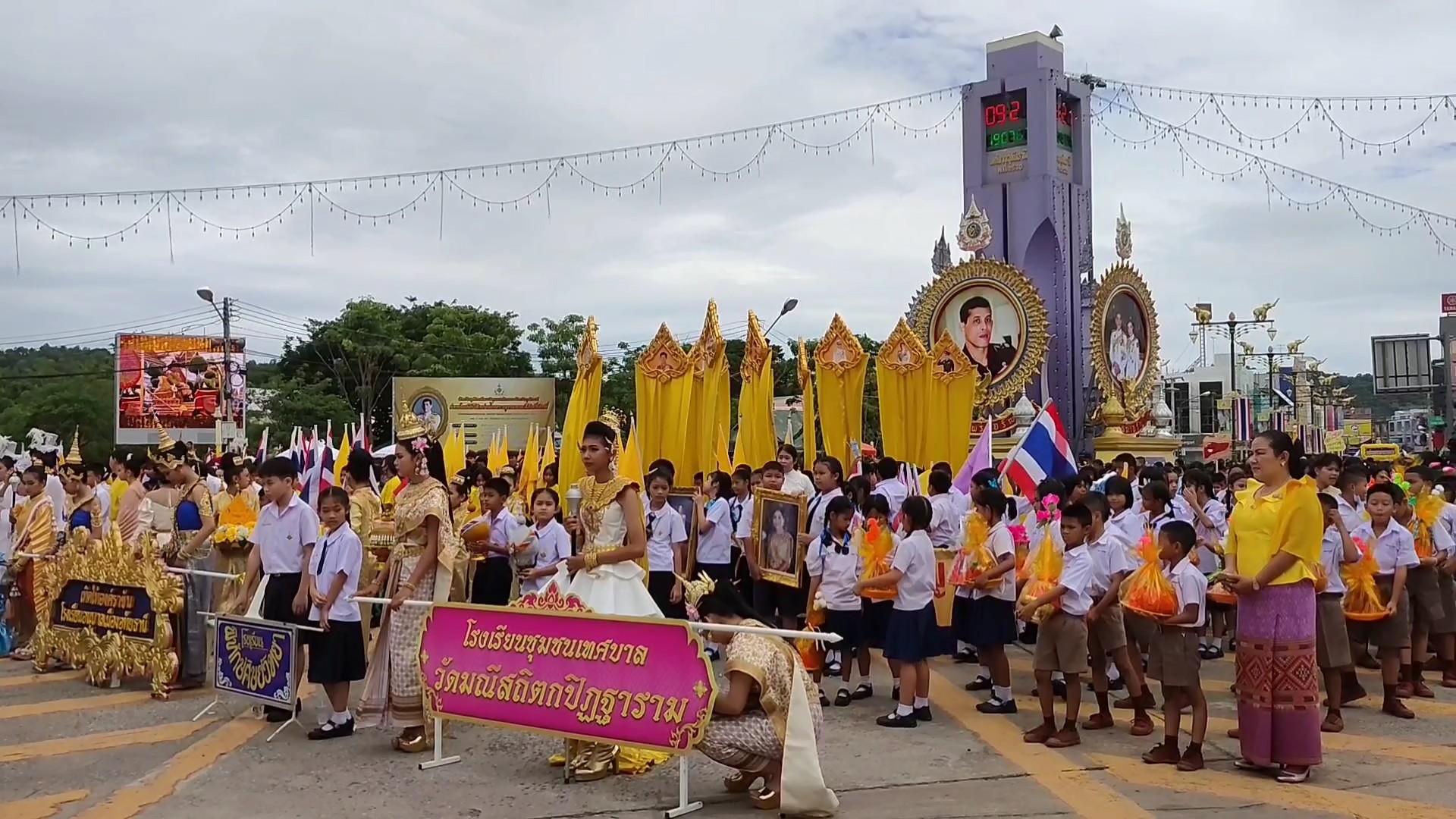 อุทัยธานี-ทศบาลเมืองฯจัดกิจกรรมประกวดขบวนแห่เทียนพรรษา