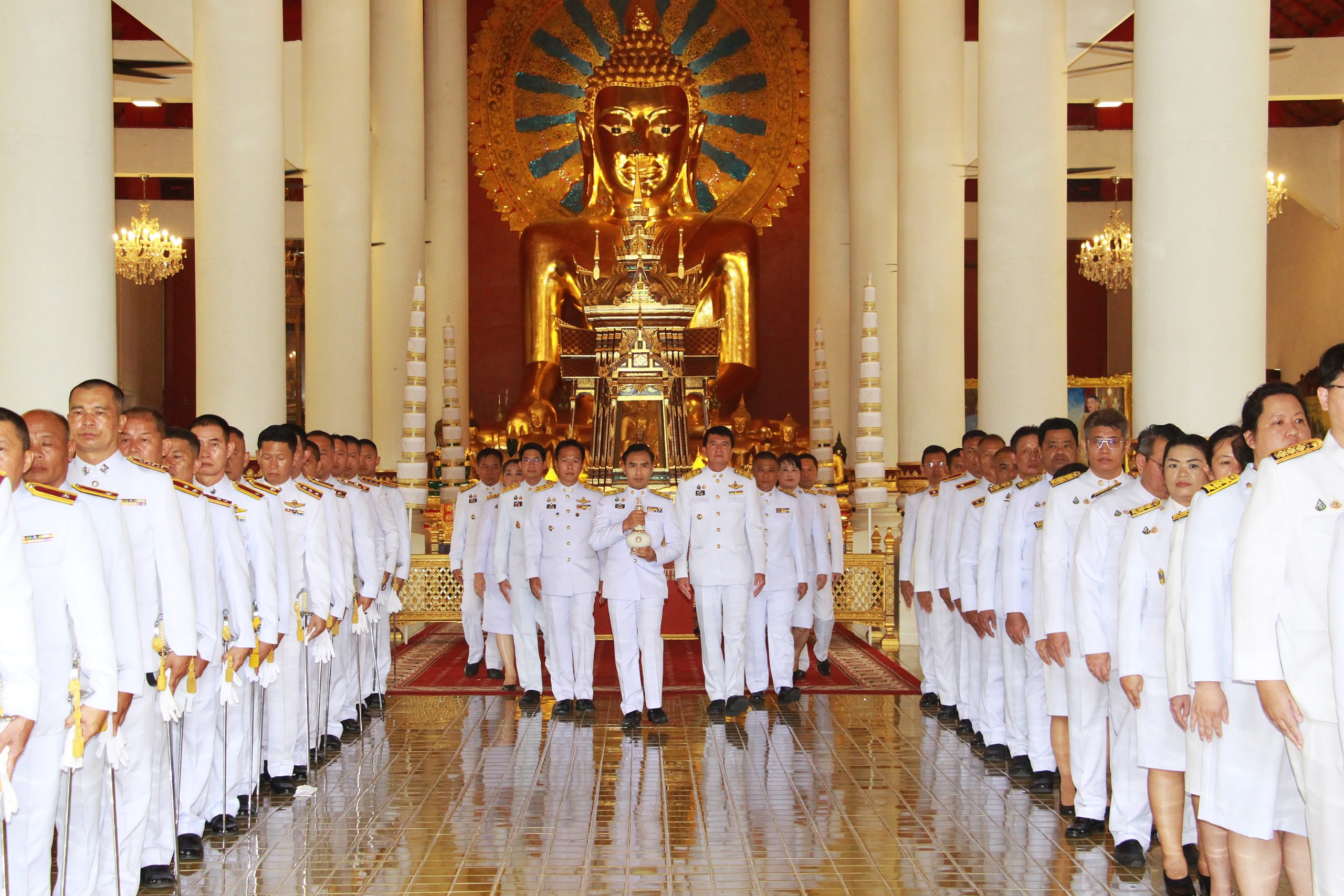 เชียงใหม่-อัญเชิญน้ำพระพุทธมนต์ศักดิ์สิทธิ์ไปเก็บรักษาไว้ยังกระทรวงมหาดไทย ก่อนนำทูลเกล้าฯ