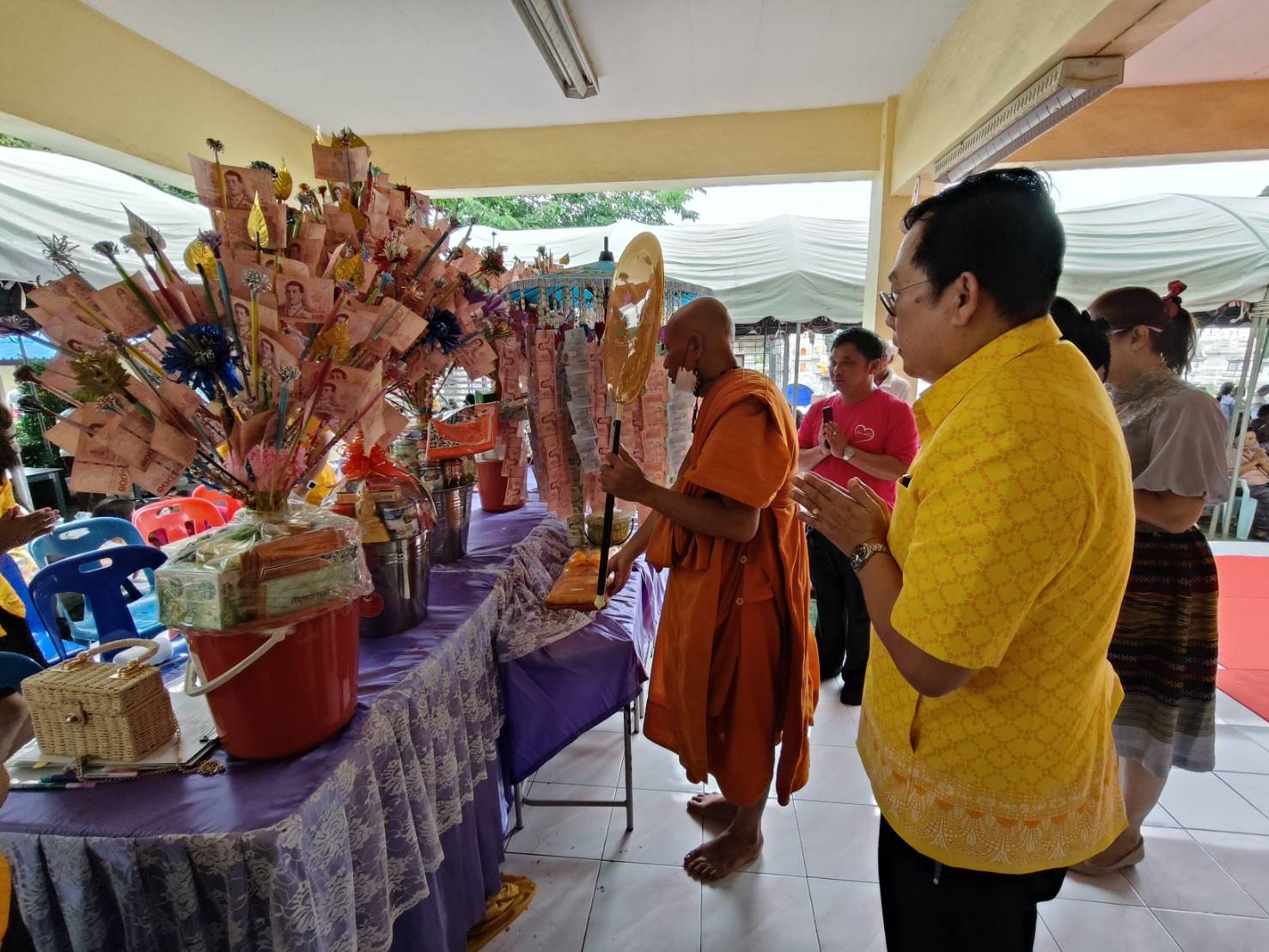 สุพรรณบุรี-ทอดผ้าป่าเพื่อการศึกษาสร้างรั้วโรงเรียนปรับปรุงภูมิทัศน์และแหล่งเรียนรู้