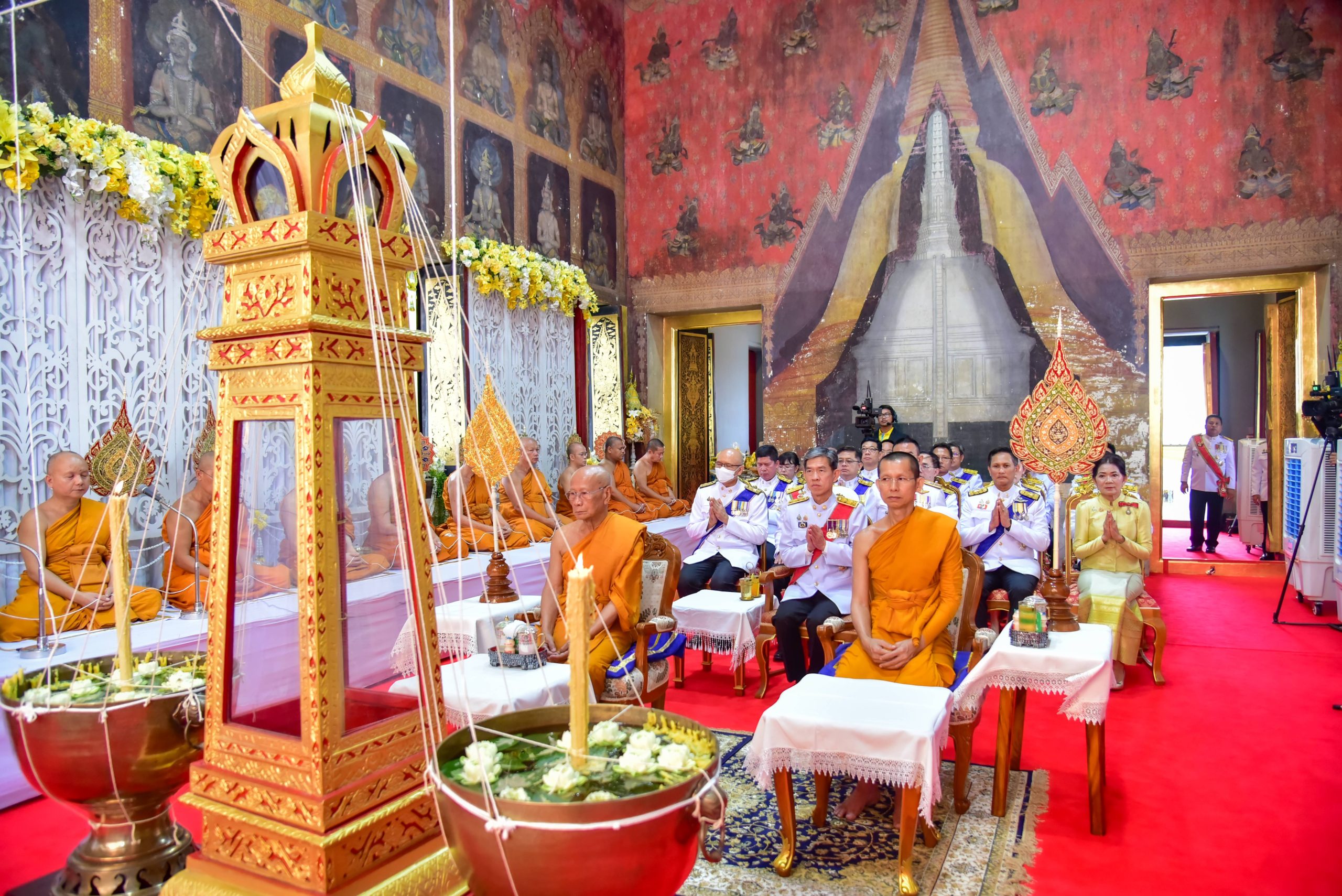 นครปฐม-จัดพิธีเวียนเทียนสมโภชน้ำพระพุทธมนต์ศักดิ์สิทธิ์