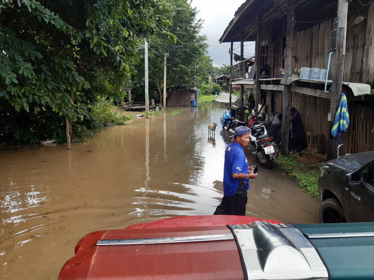 ปราจีนบุรี-น้ำป่าเขาใหญ่หลากท่วมฉับพลันรวดเดียว 3 อำเภอ 7 ตำบล 125 หมู่บ้าน