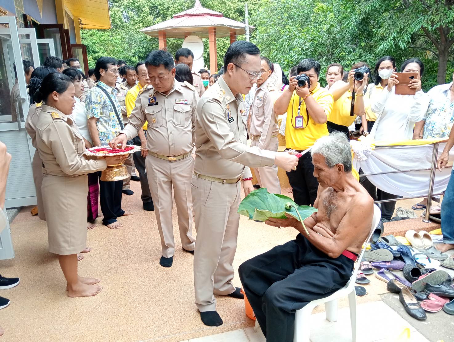 อุตรดิตถ์-บรรพชาอุปสมบทเฉลิมพระเกียรติ 72 พรรษา