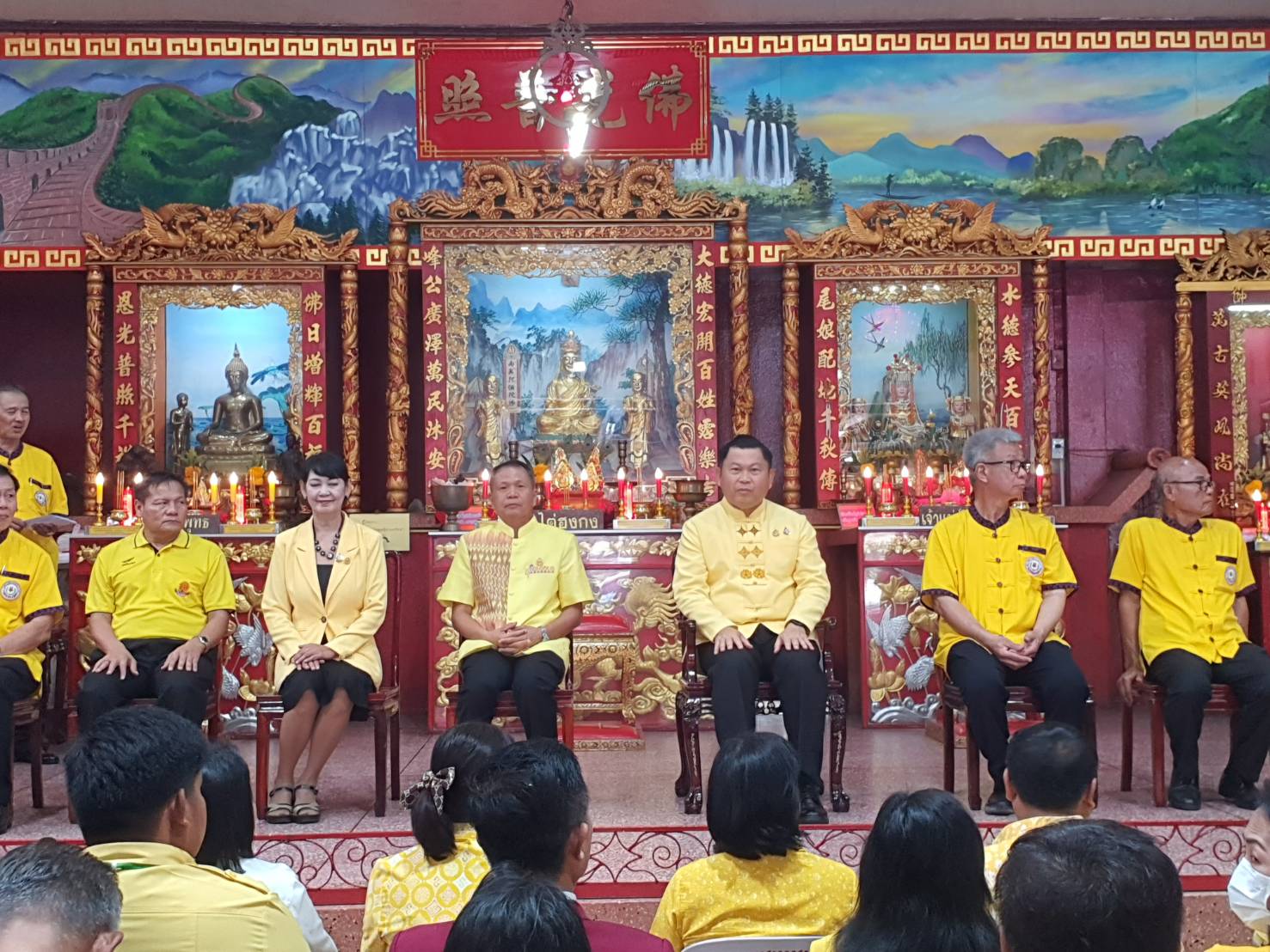 “มูลนิธิลพบุรี”มอบทุนการศึกษา ข้าวสารอาหารลิง ถวายเป็นพระราชกุศล