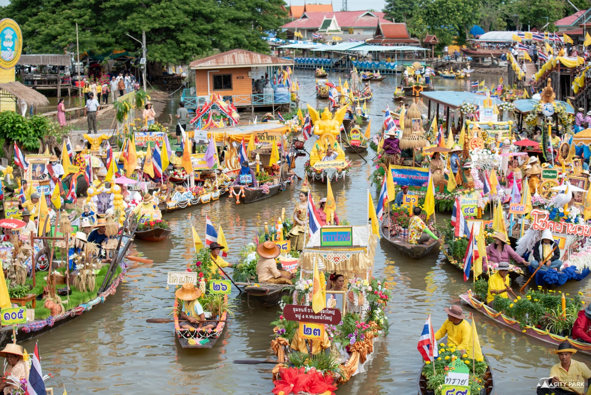 อยุธยา-“ซิตี้พาร์ค”ร่วมสืบสานประเพณีแห่เทียนพรรษาทางน้ำ คลองลาดชะโด