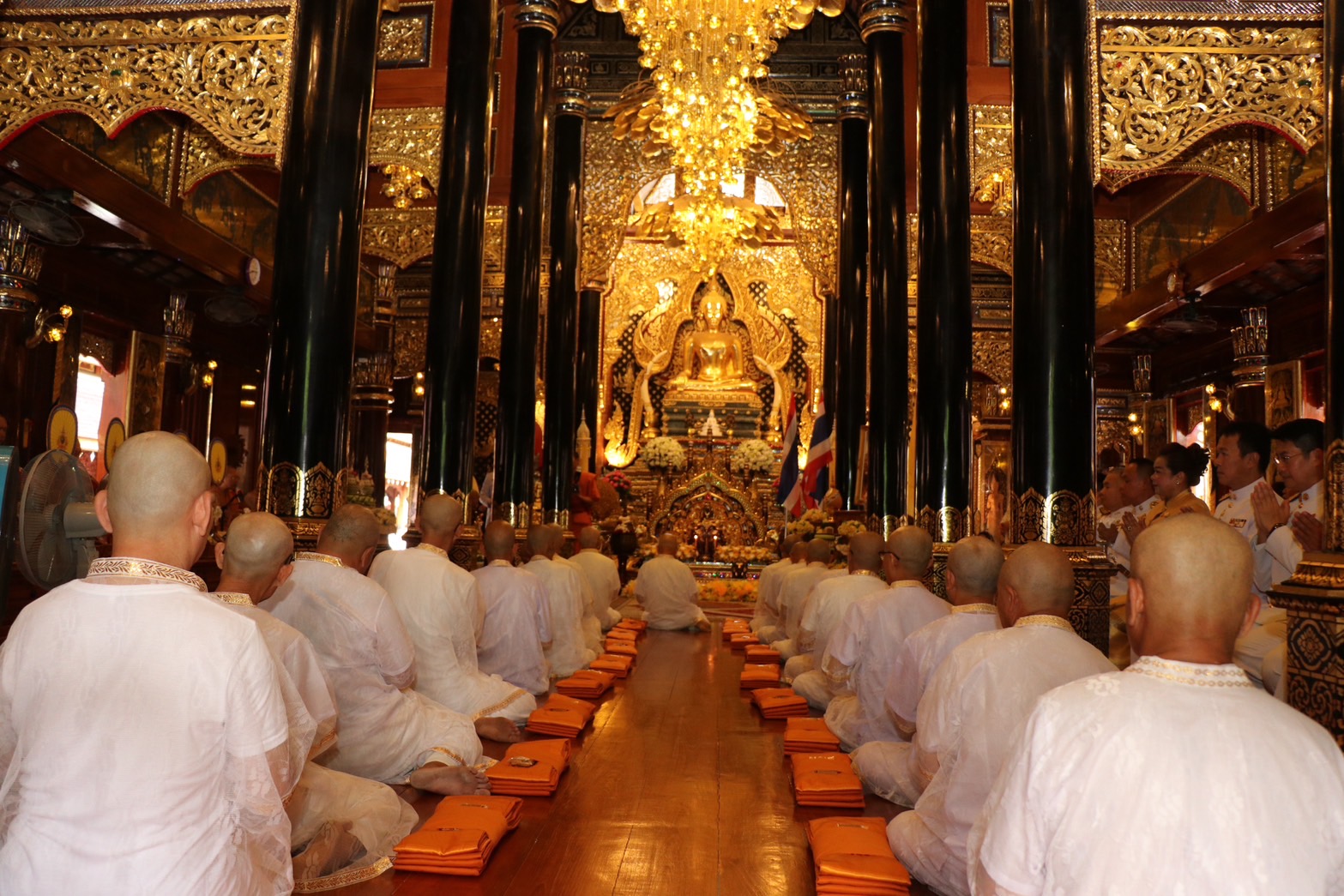 เชียงใหม่-จัดพิธีบรรพชาอุปสมบท เฉลิมพระเกียรติพระบาทสมเด็จพระเจ้าอยู่หัว ที่วัดร่ำเปิง