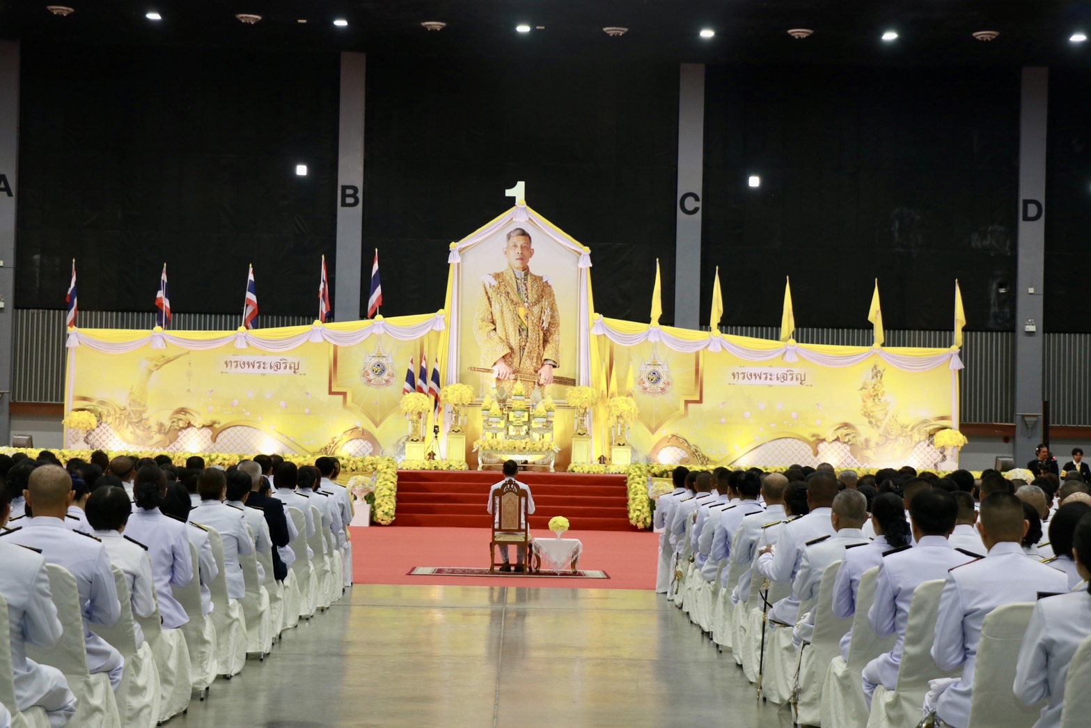 เชียงใหม่-จัดพิธีทำบุญตักบาตรและถวายสัตย์ปฏิญาณฯ