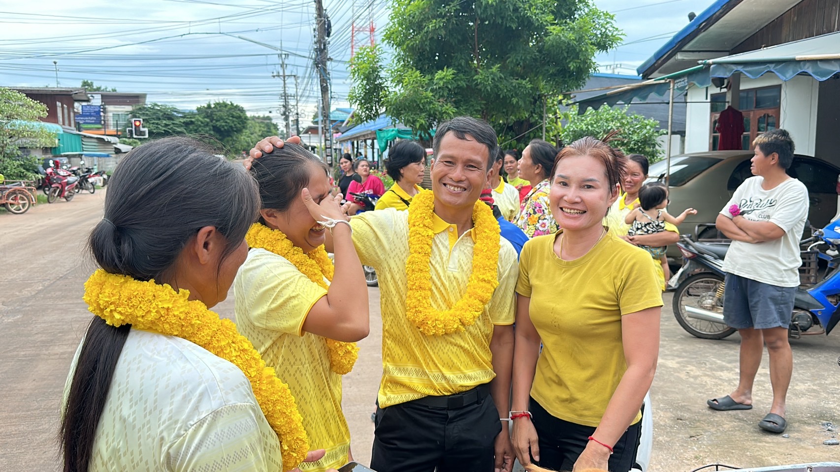 กาฬสินธุ์-นายบุญมี แสนศรี คว้าชัย! ผู้ใหญ่บ้านคนใหม่ หมู่ที่ 5 บ้านแก่งนาขาม