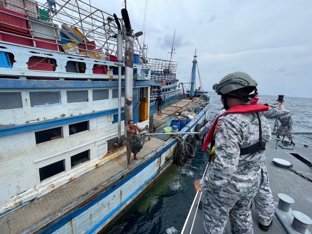 สตูล-ศรชล.พร้อมเปิดรับการแจ้งเหตุ..หลังชาวประมงโพสเฟสบุ๊ค มีเรือประมงมาเลเซีย เข้ามาทำการประมงในน่านน้ำ..!!