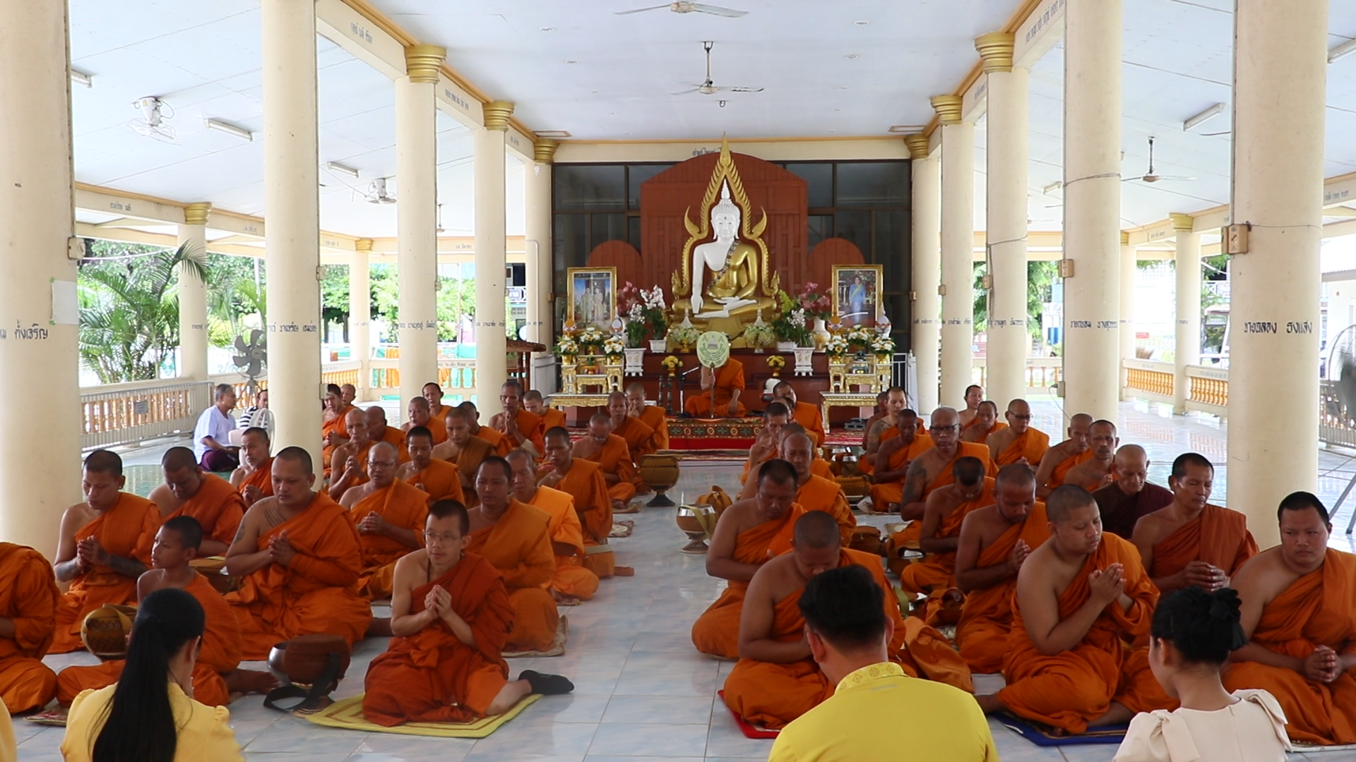 สิงห์บุรี-ประชาสัมพันธ์จังหวัดฯ นำทำบุญตักบาตรโครงการธรรมยาตรา