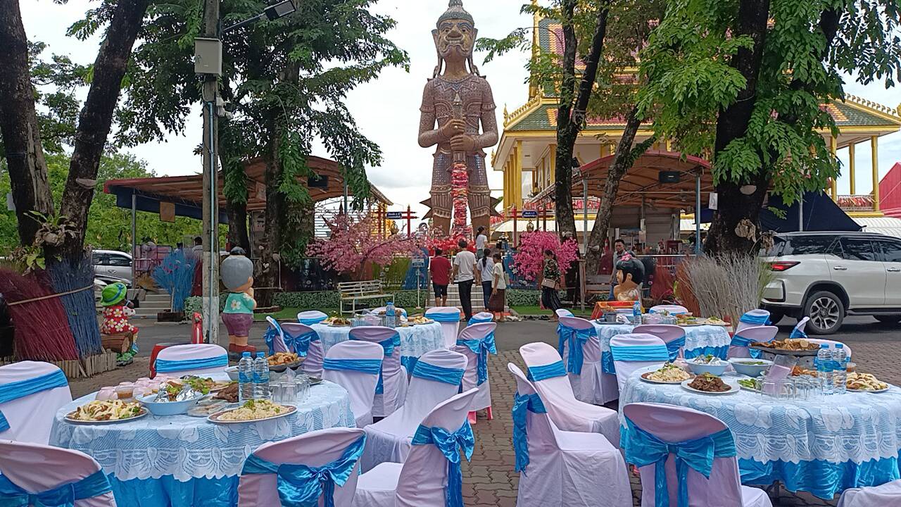 ปราจีนบุรี-เลี้ยงโต๊ะจีน”ท้าวเวสสุวรรณ”หลังถูกหวย 1 ล้าน