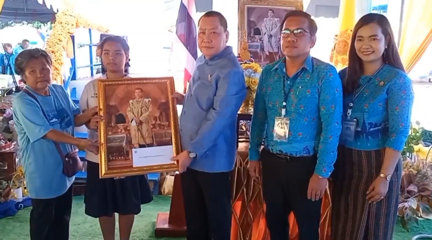 สุพรรณบุรี-คุณพระช่วยและสถานศึกษาผู้ใหญ่ใจดีสร้างบ้านมอบให้นักเรียน