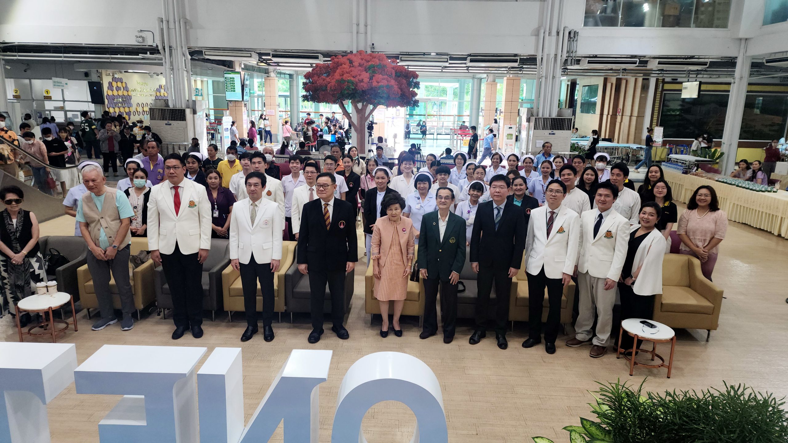 ปทุมธานี-มธ.จับมือ รพ.ธรรมศาสตร์ฉลองความสำเร็จ ผ่าตัดเปลี่ยนข้อเทียมฟรีครบ 750 ข้อ ให้ผู้ป่วยยากไร้