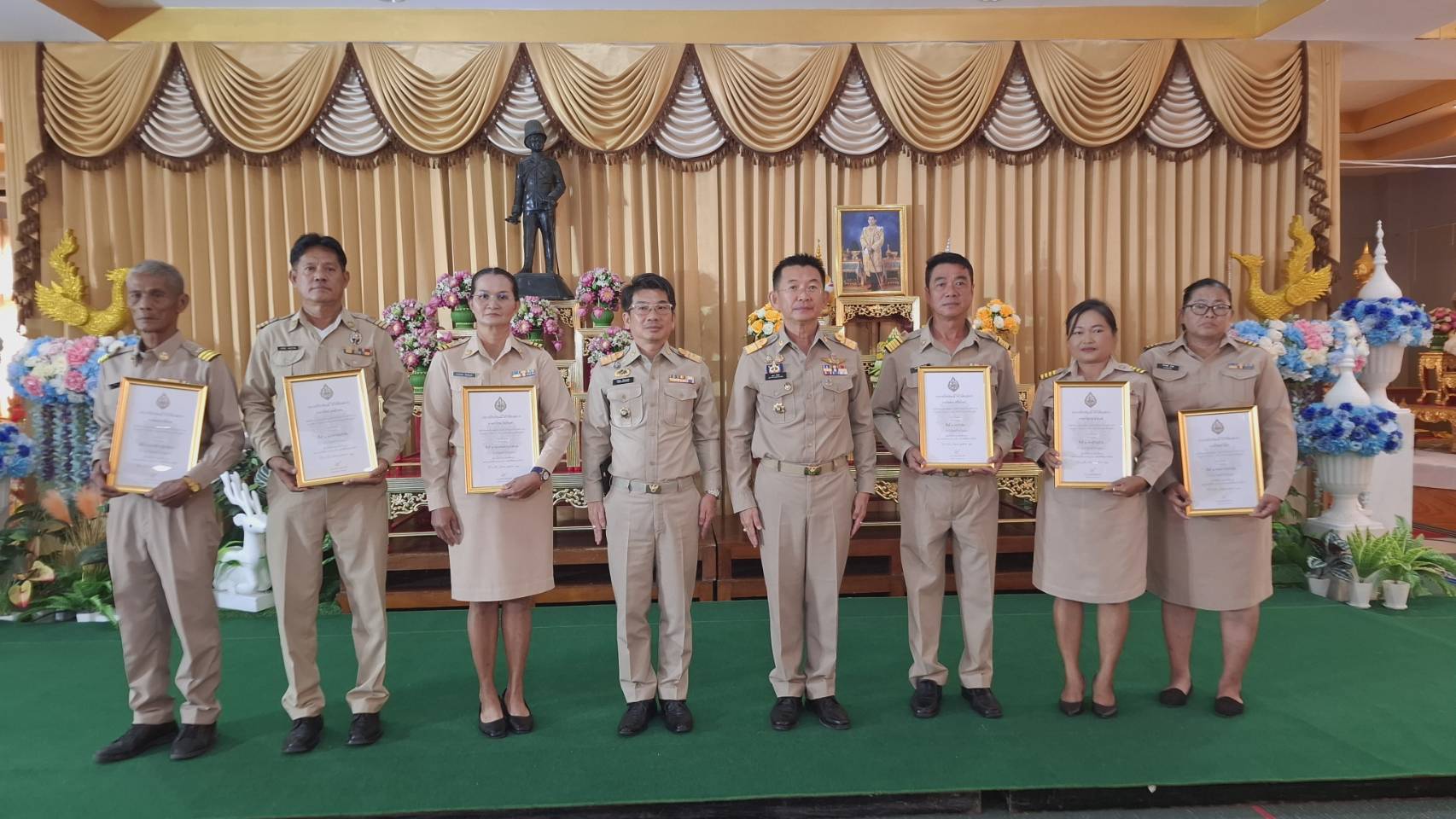 สิงห์บุรี-ผู้ว่าฯ เป็นประธานในพิธีรับมอบเหรียญพระราชทาน และกิจกรรม “วันกำนันผู้ใหญ่บ้าน” ประจำปี 2567