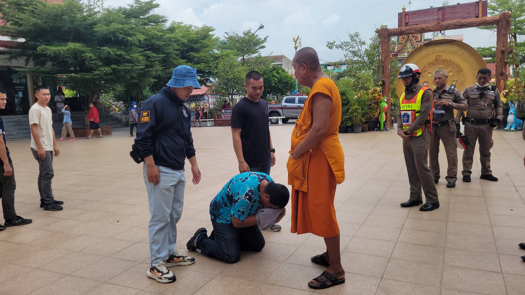 สมุทรปราการ-ตร.บางพลีคุมตัวโจรใจบาปงัดตู้บริจาควัดทำแผนประกอบคำรับสารภาพ